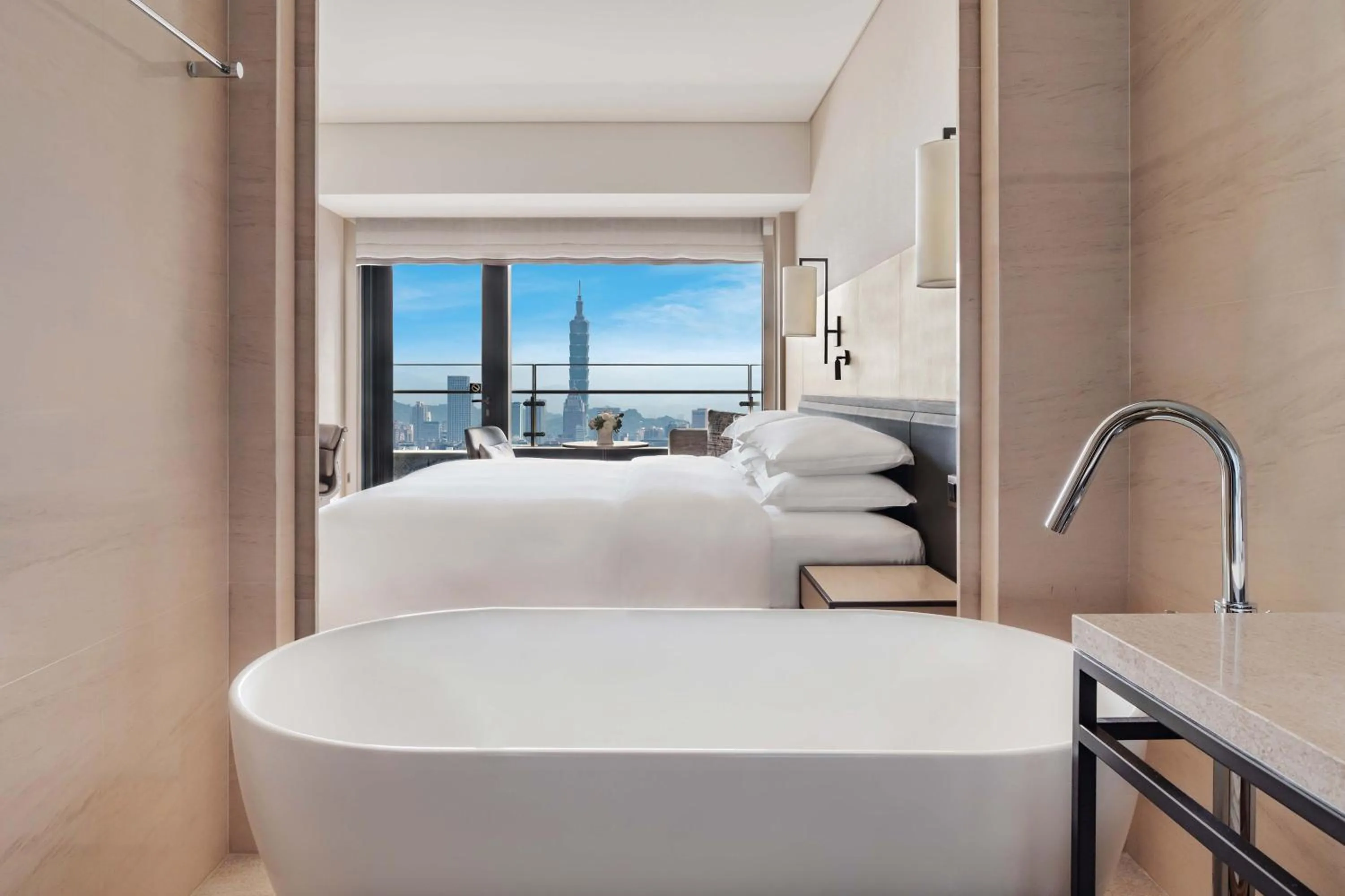 Bathroom, Bed in Taipei Marriott Hotel