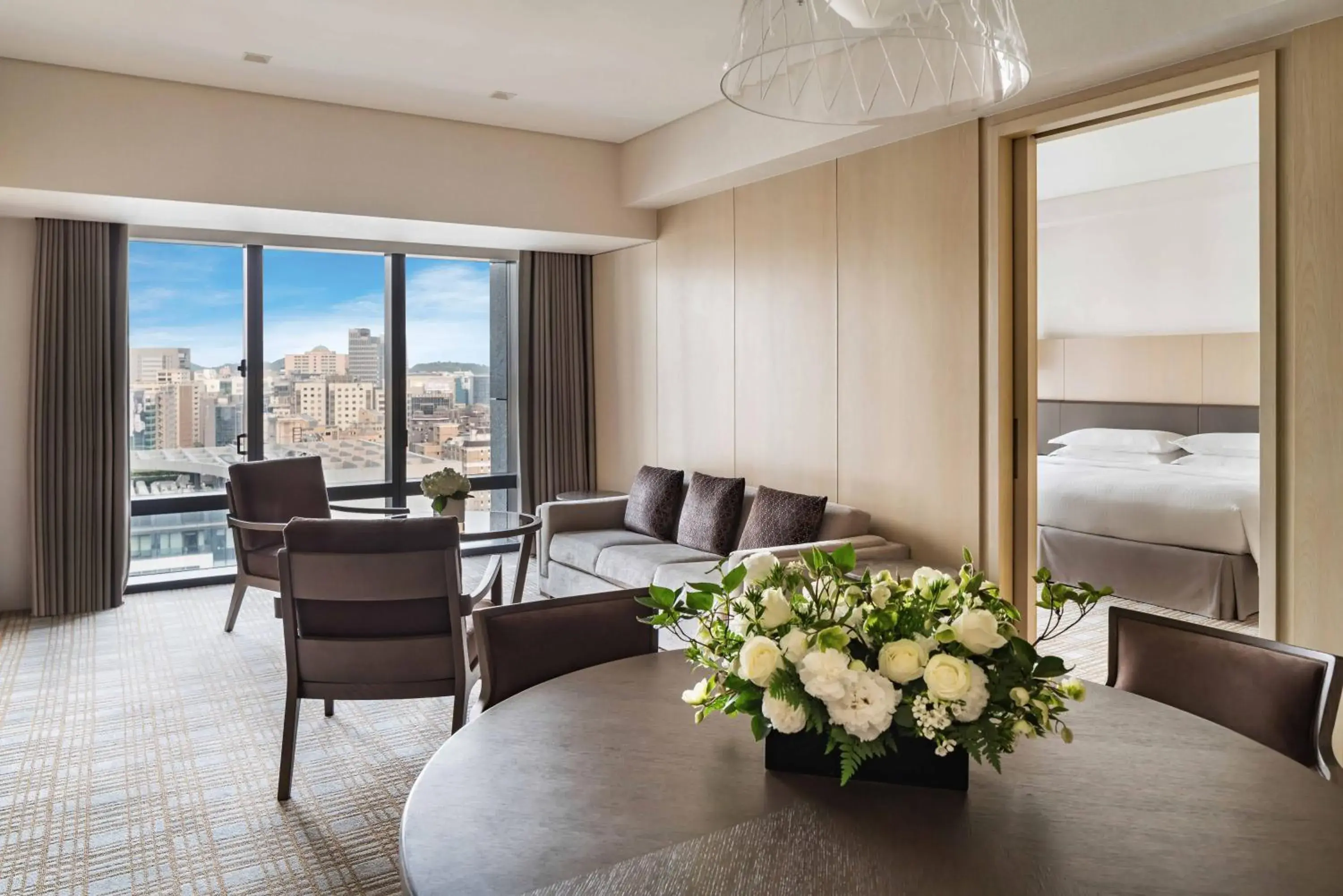 Brilliant Suite with Living Room and Lounge Access in Taipei Marriott Hotel Brilliant Suite with Living Room and Lounge Access in Taipei Marriott Hotel