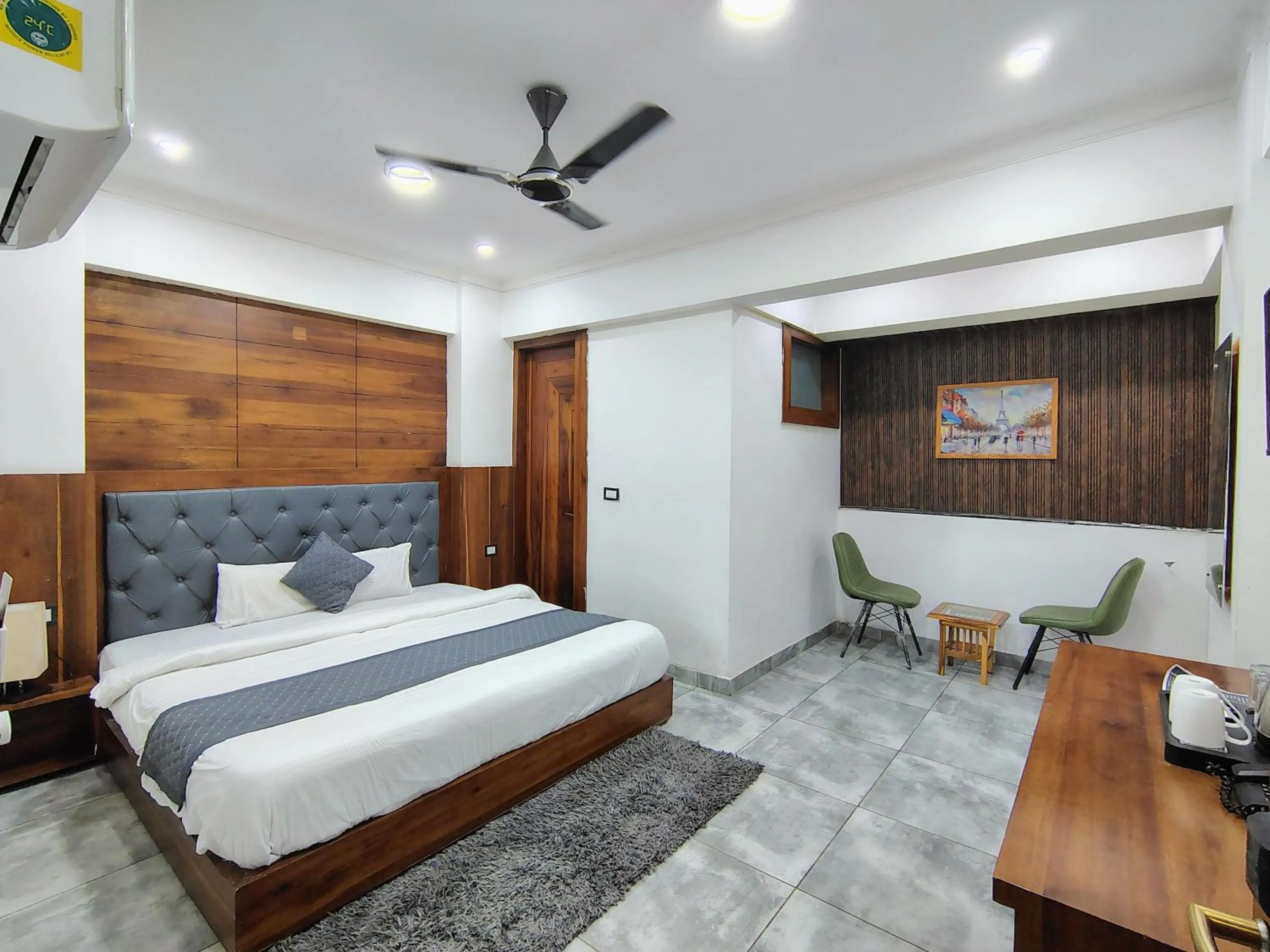 TV and multimedia, Bed in Hotel Tapovan Hills