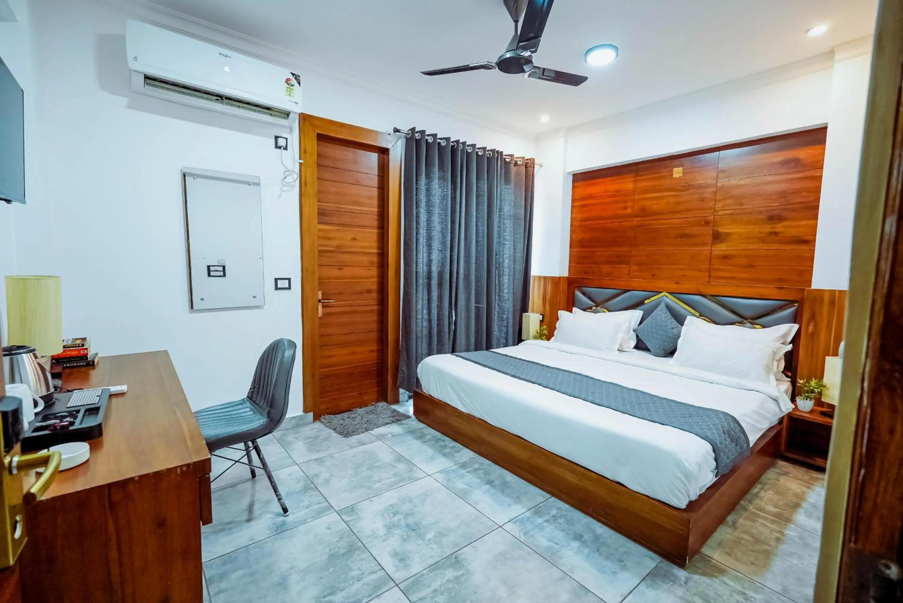 Bed in Hotel Tapovan Hills