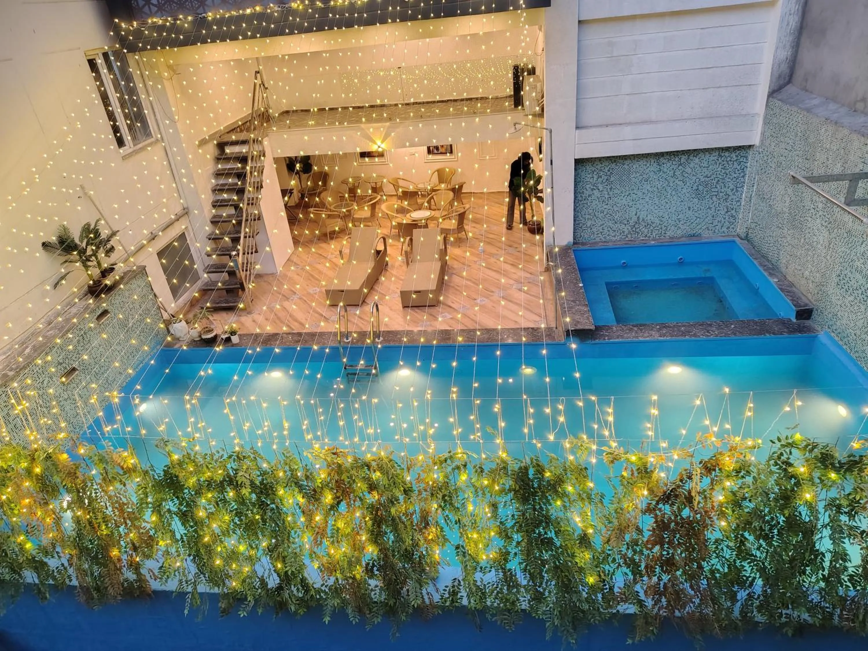 Swimming pool in Hotel Tapovan Hills