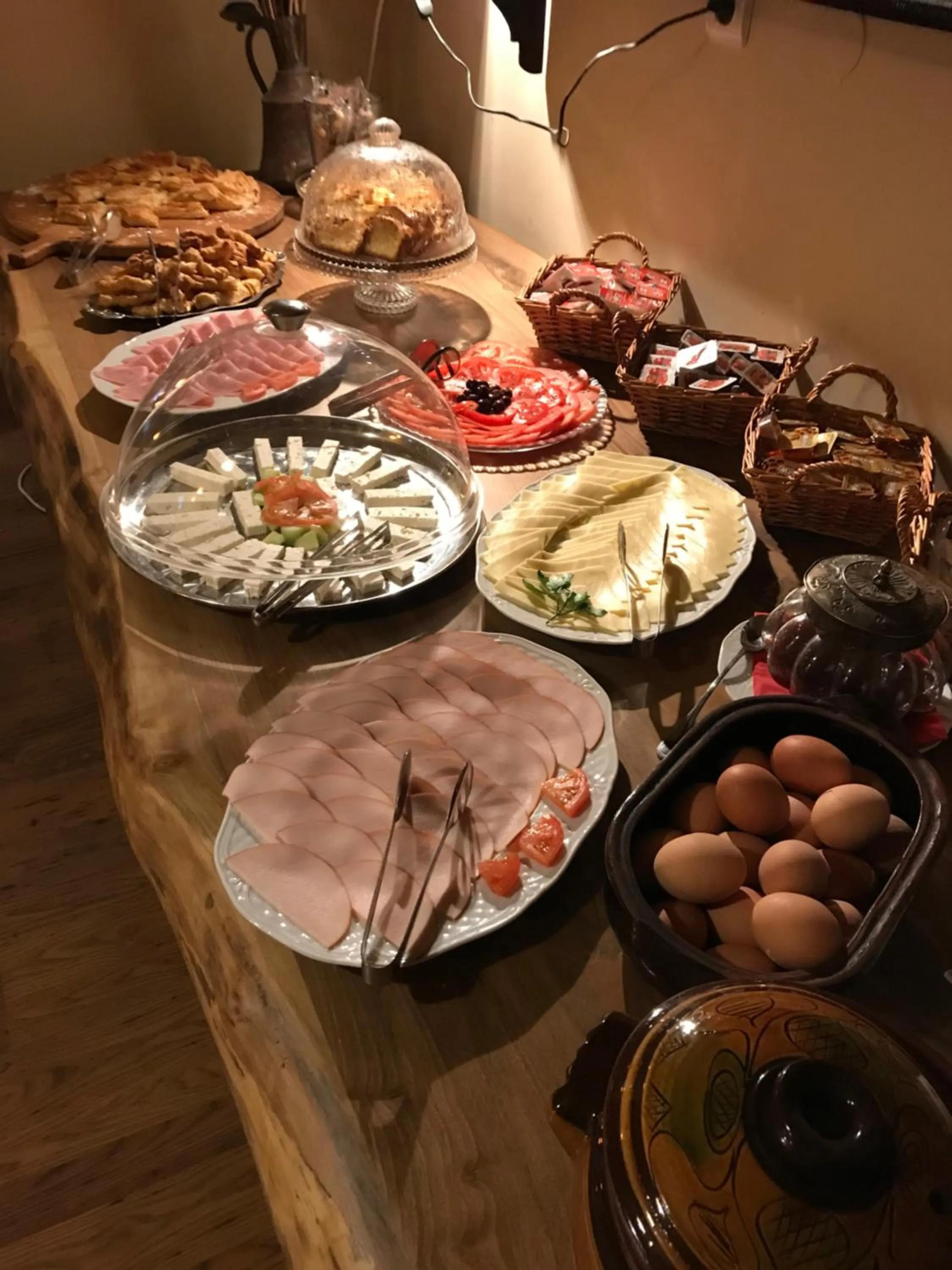 Restaurant/places to eat in Aloni Toy Kir Thanasi Hotel & Spa