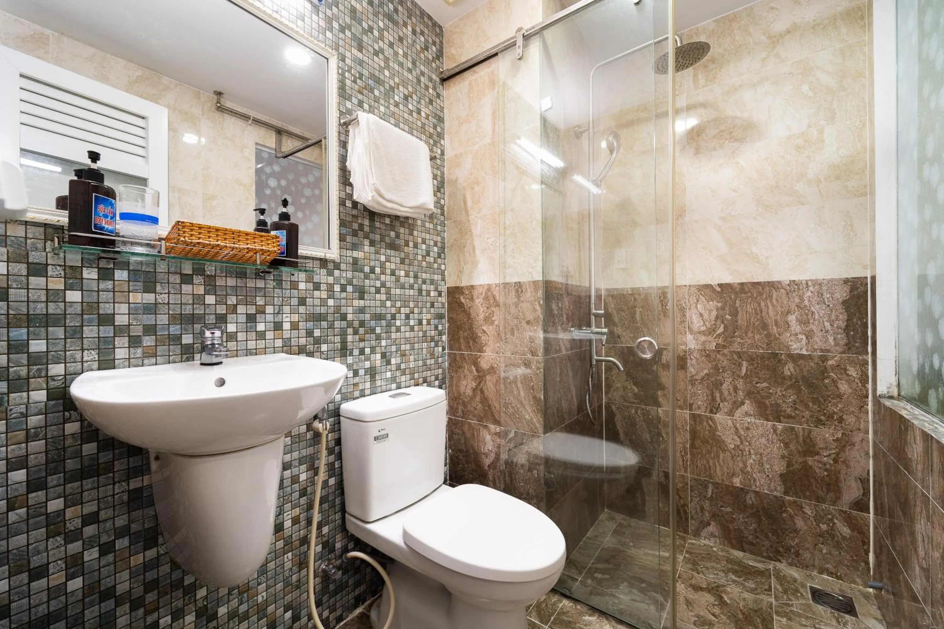 Bathroom in Collection O Sunrise Hotel Trung Son Near Lotte Mart