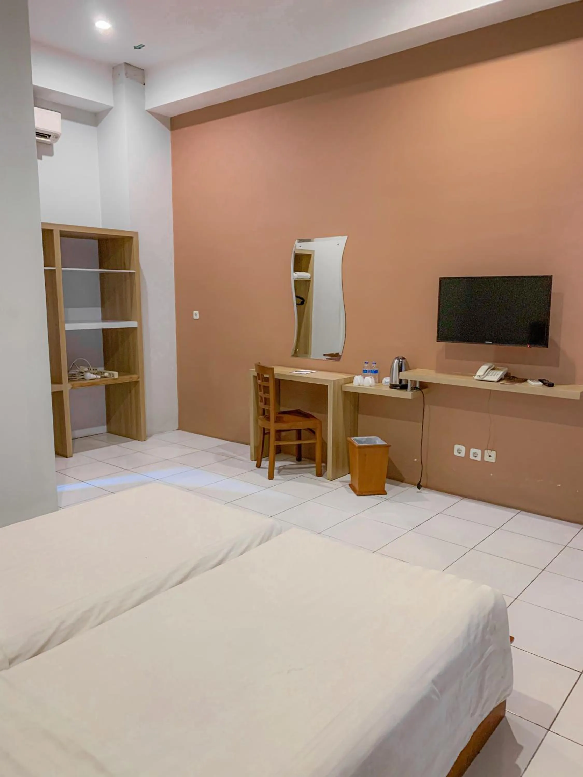 Bedroom, Bed in Prima SR Hotel & Convention Yogyakarta