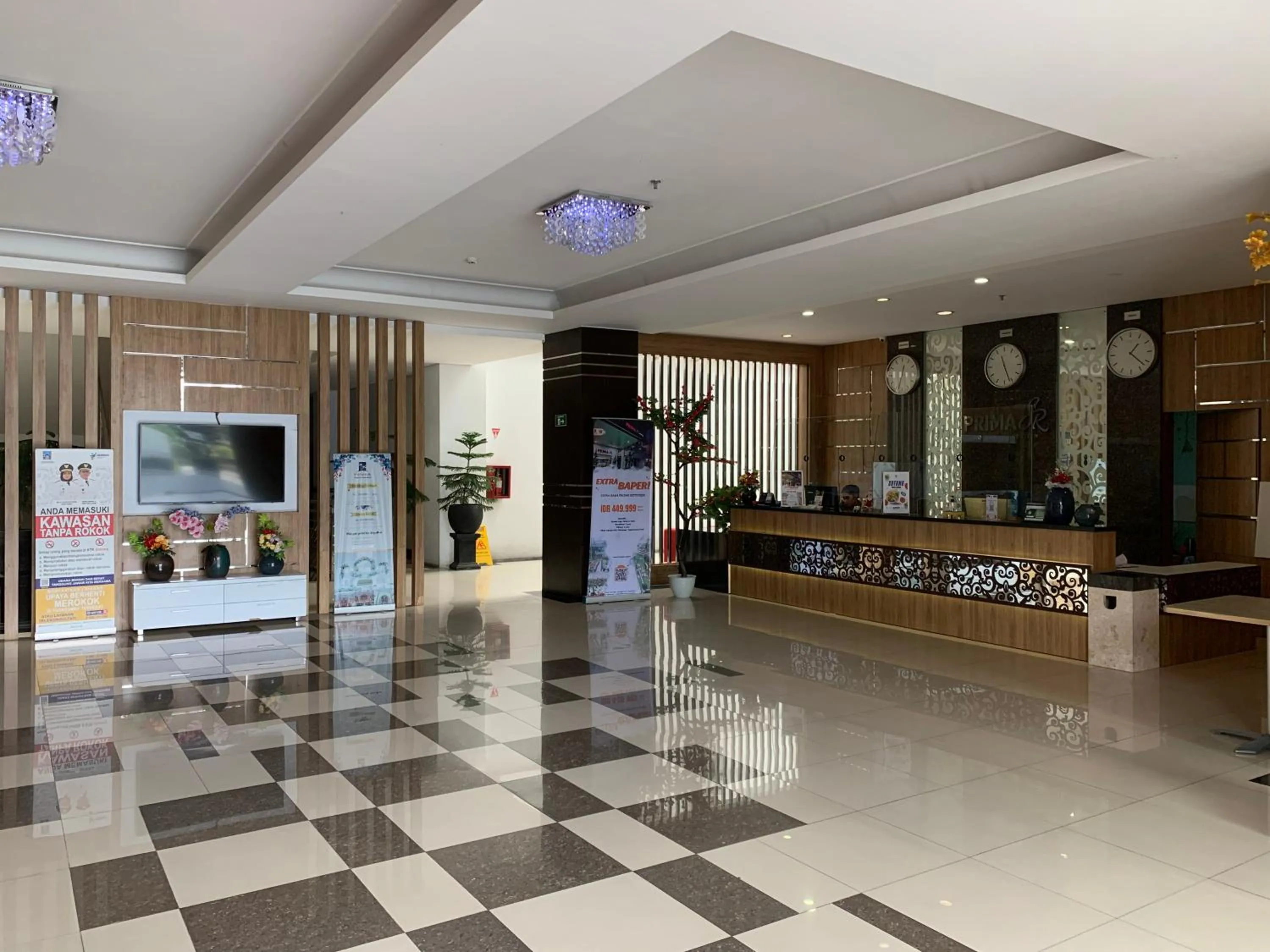 Lobby or reception in Prima SR Hotel & Convention Yogyakarta