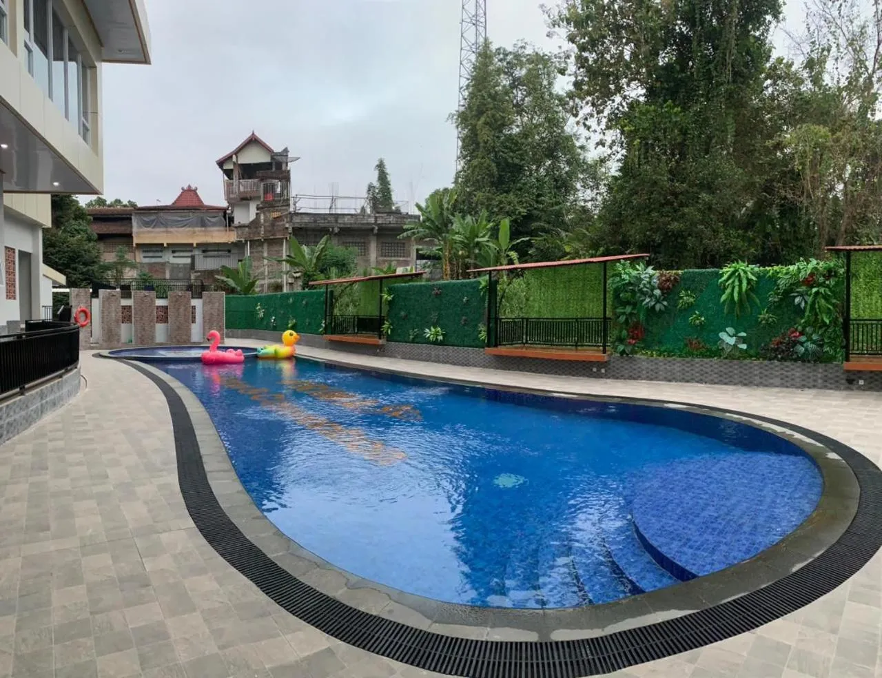 Swimming pool in Prima SR Hotel & Convention Yogyakarta