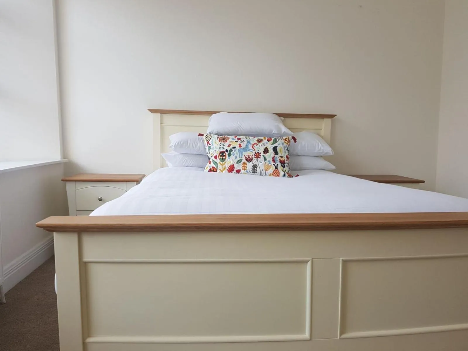 Bed in Cill Aodain Court Hotel