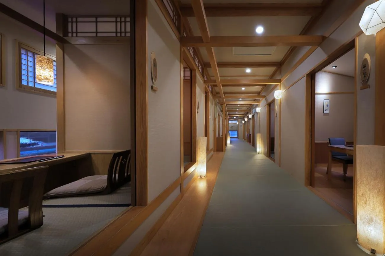 Restaurant/places to eat, Bed in Ryokusuitei