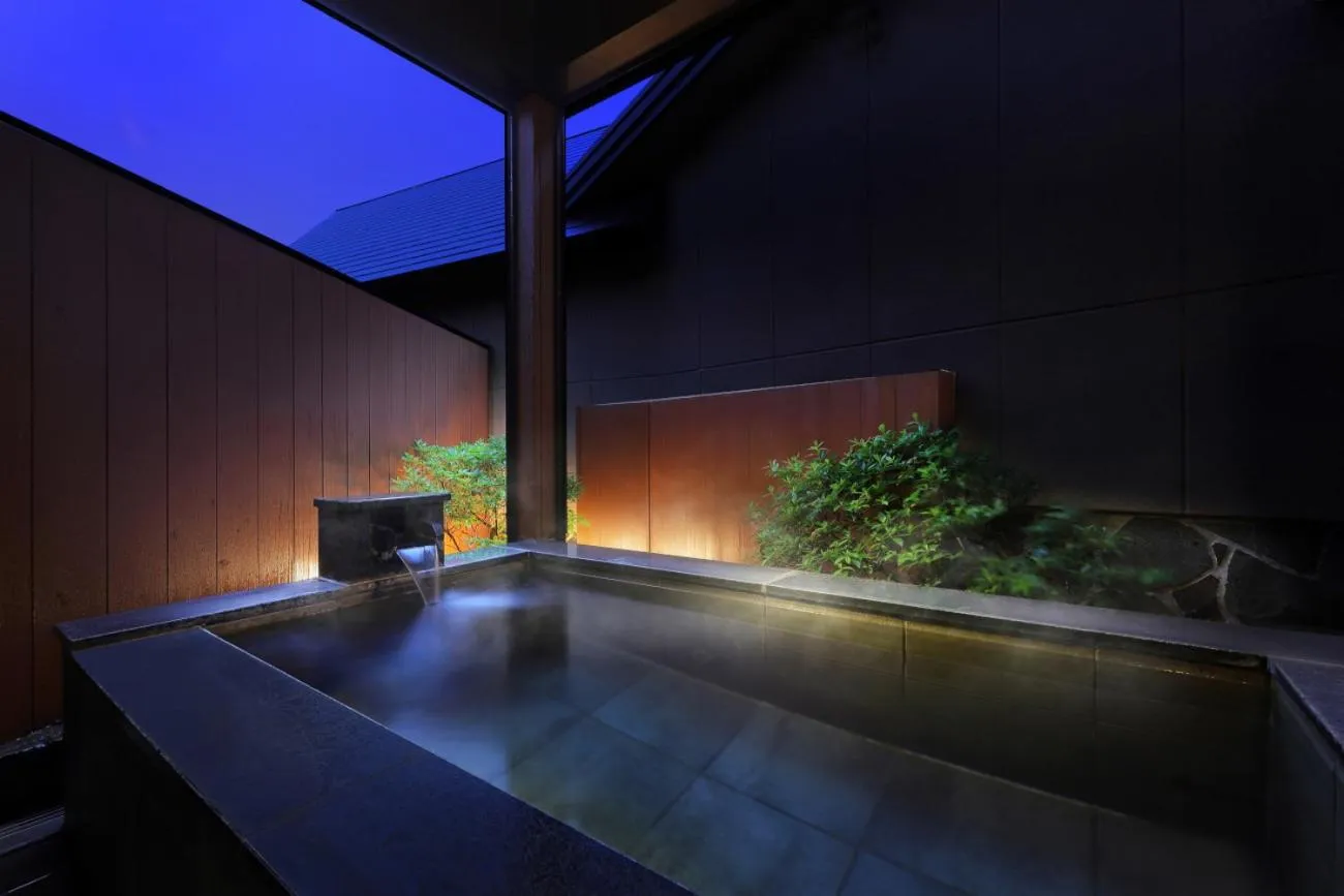 Open Air Bath in Ryokusuitei