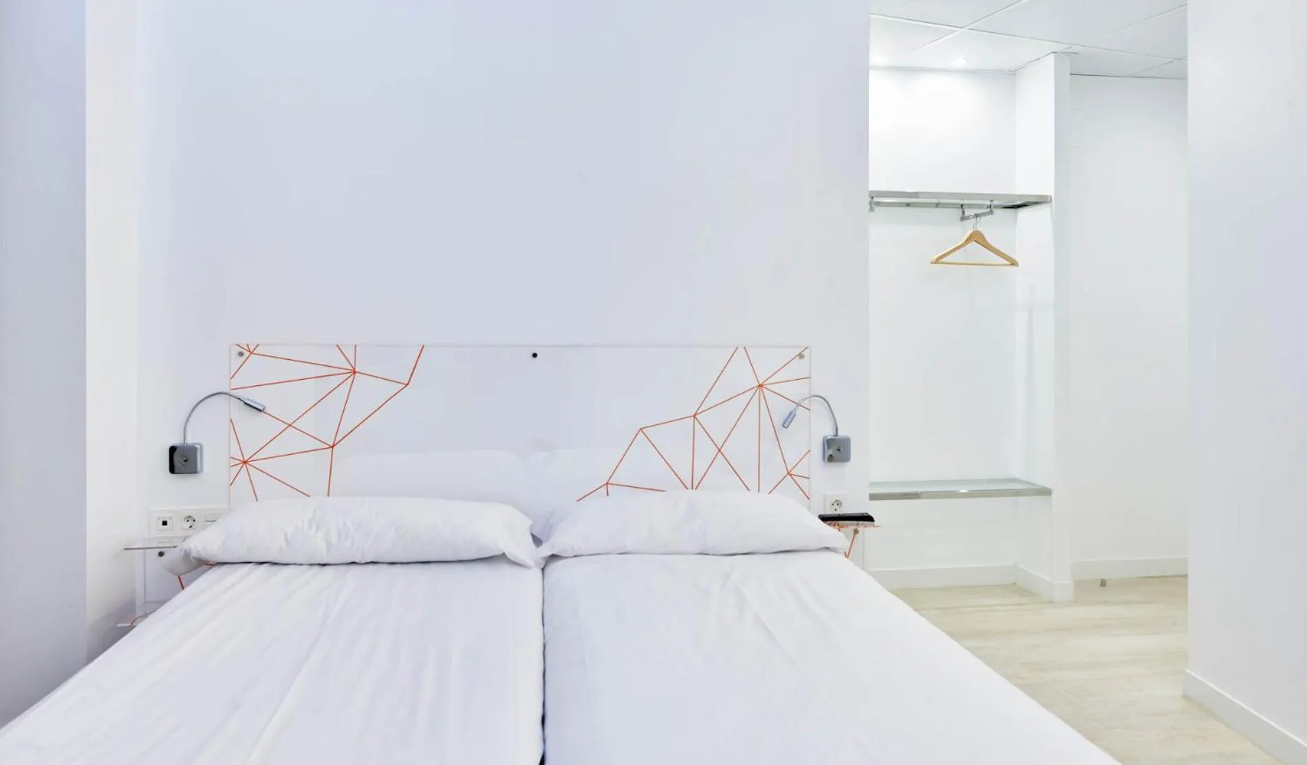 Bed in AMC Granada Hostal