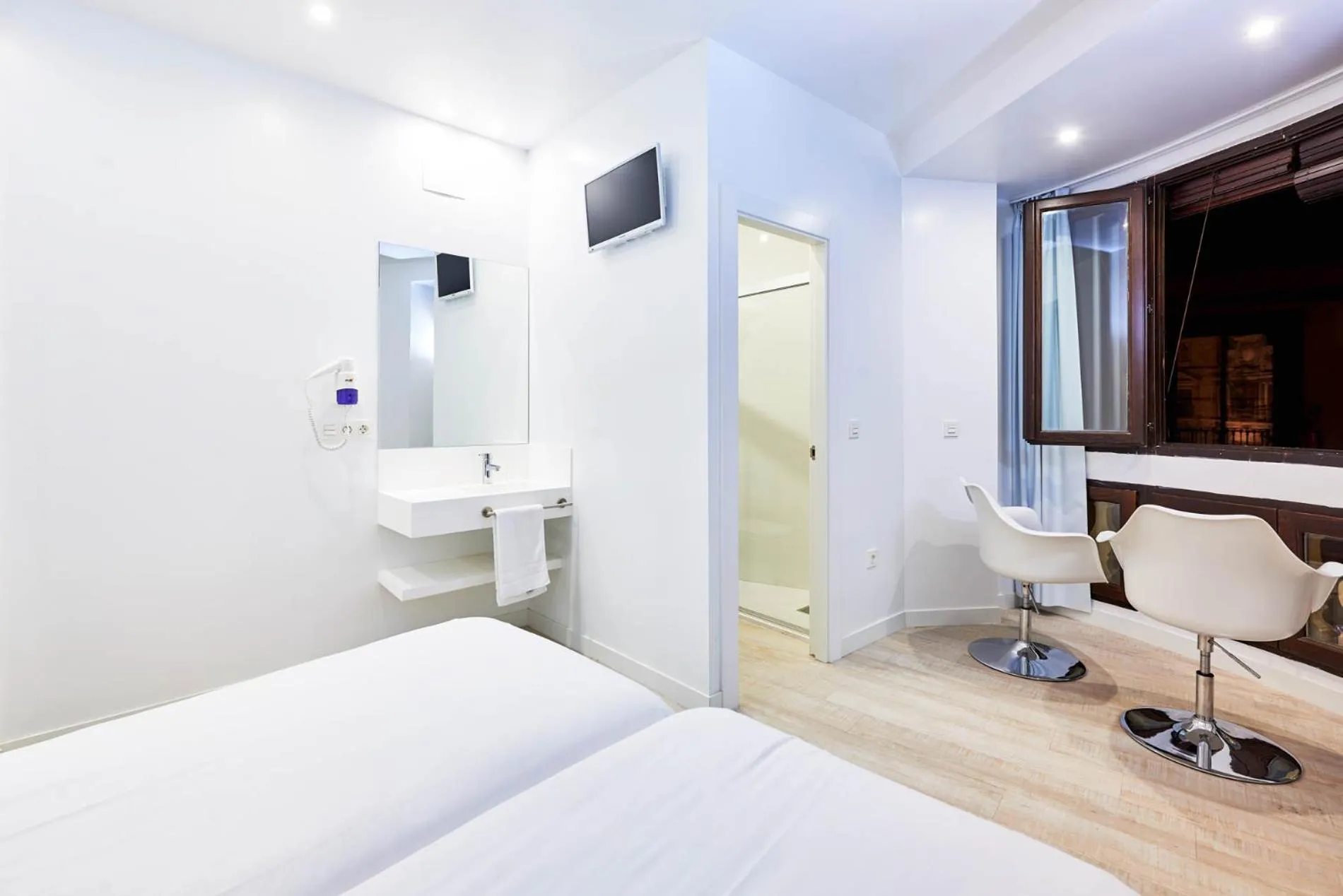 Bed in AMC Granada Hostal