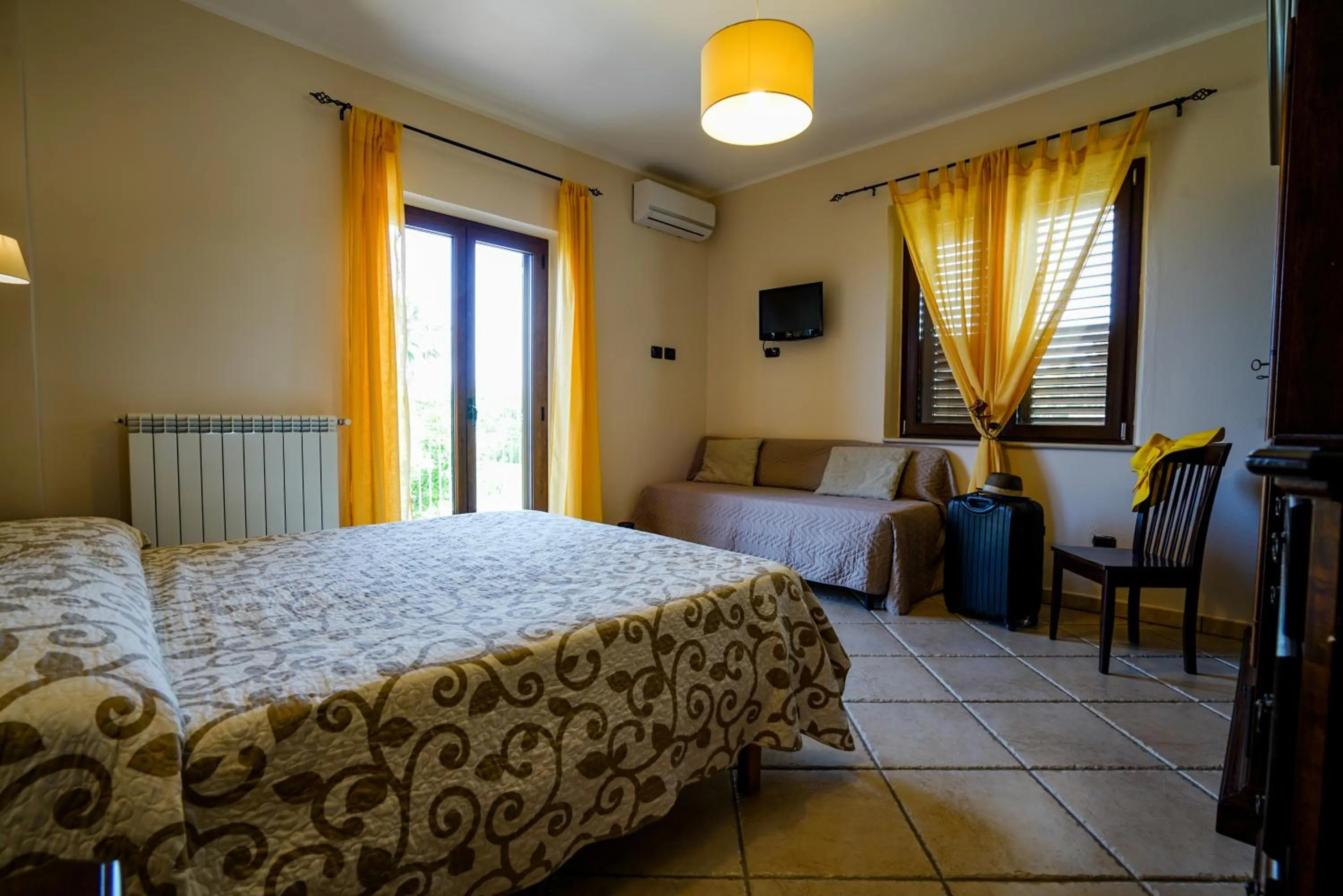 Photo of the whole room, Bed in Villa D'Aquino