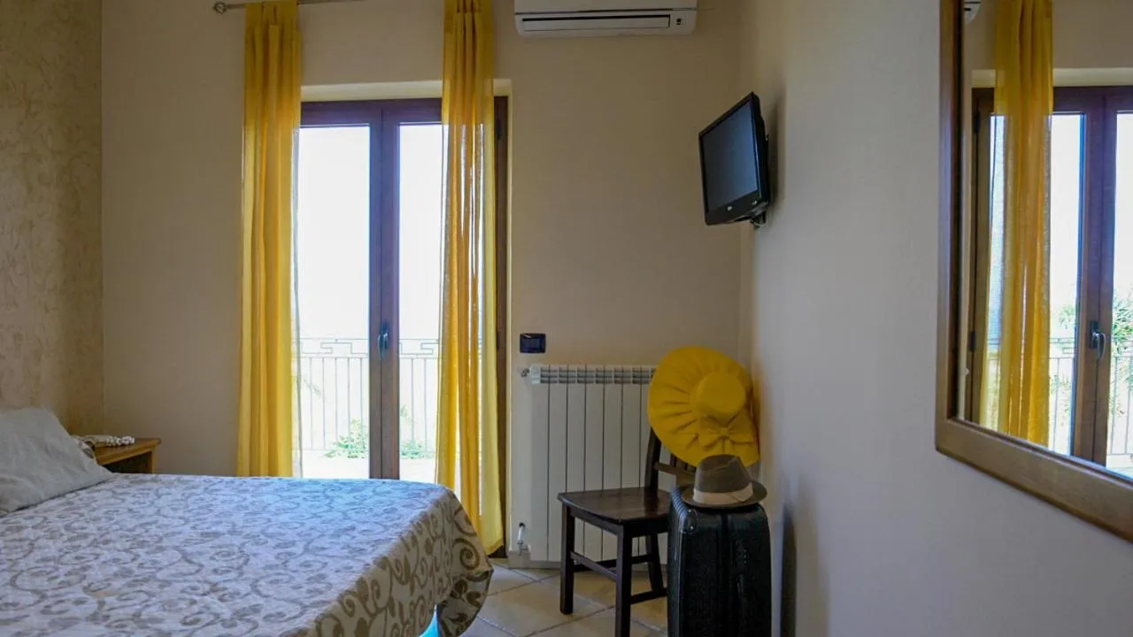 Photo of the whole room, Bed in Villa D'Aquino