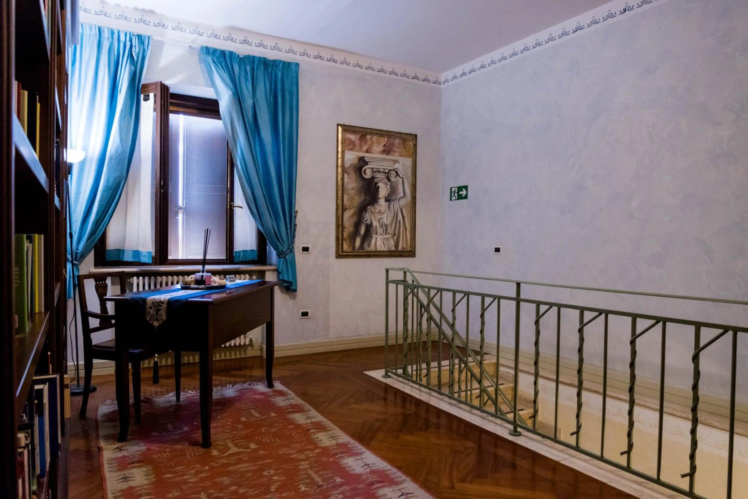 Communal lounge/ TV room, Bed in B&B dell'Aviatore