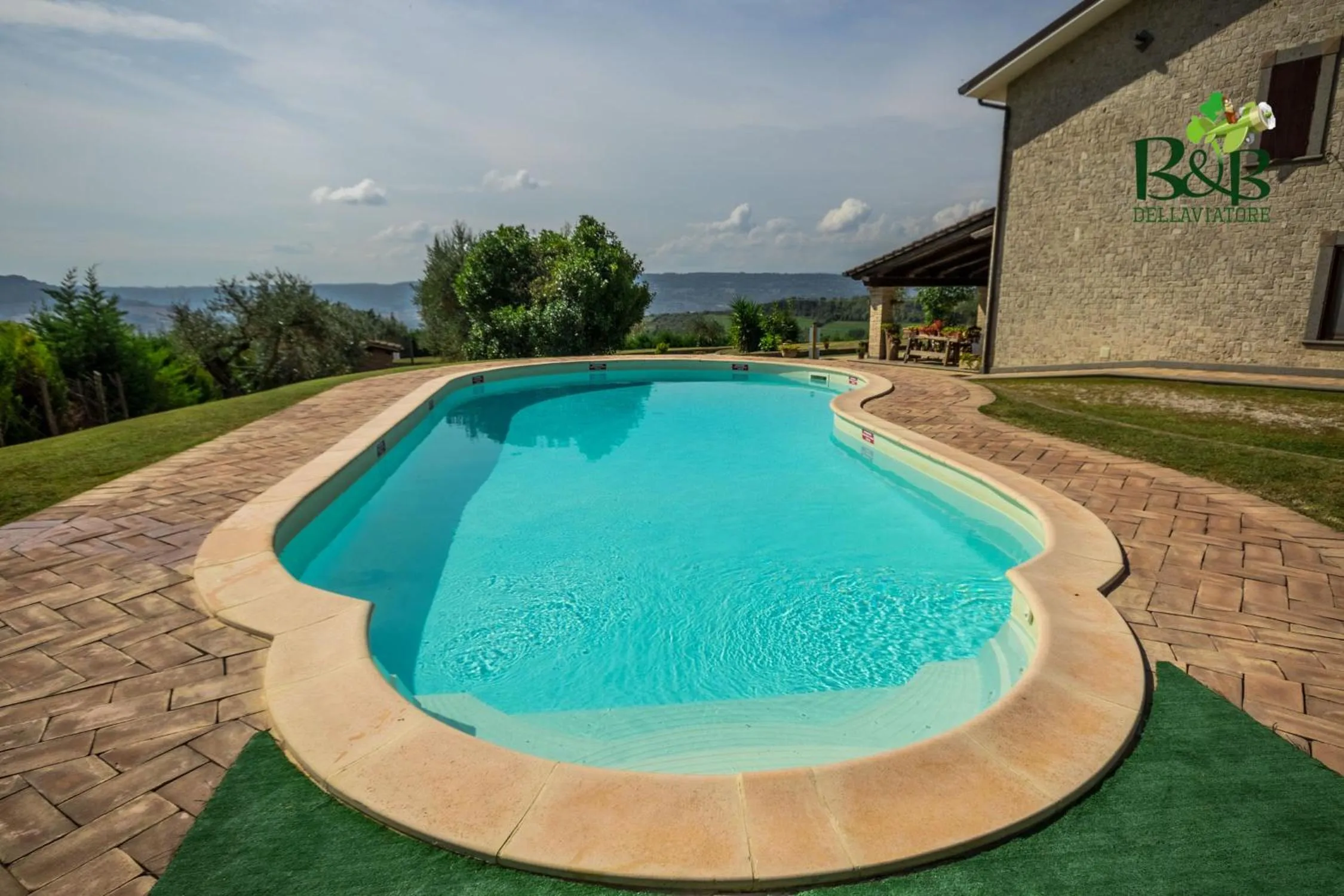 Swimming pool in B&B dell'Aviatore