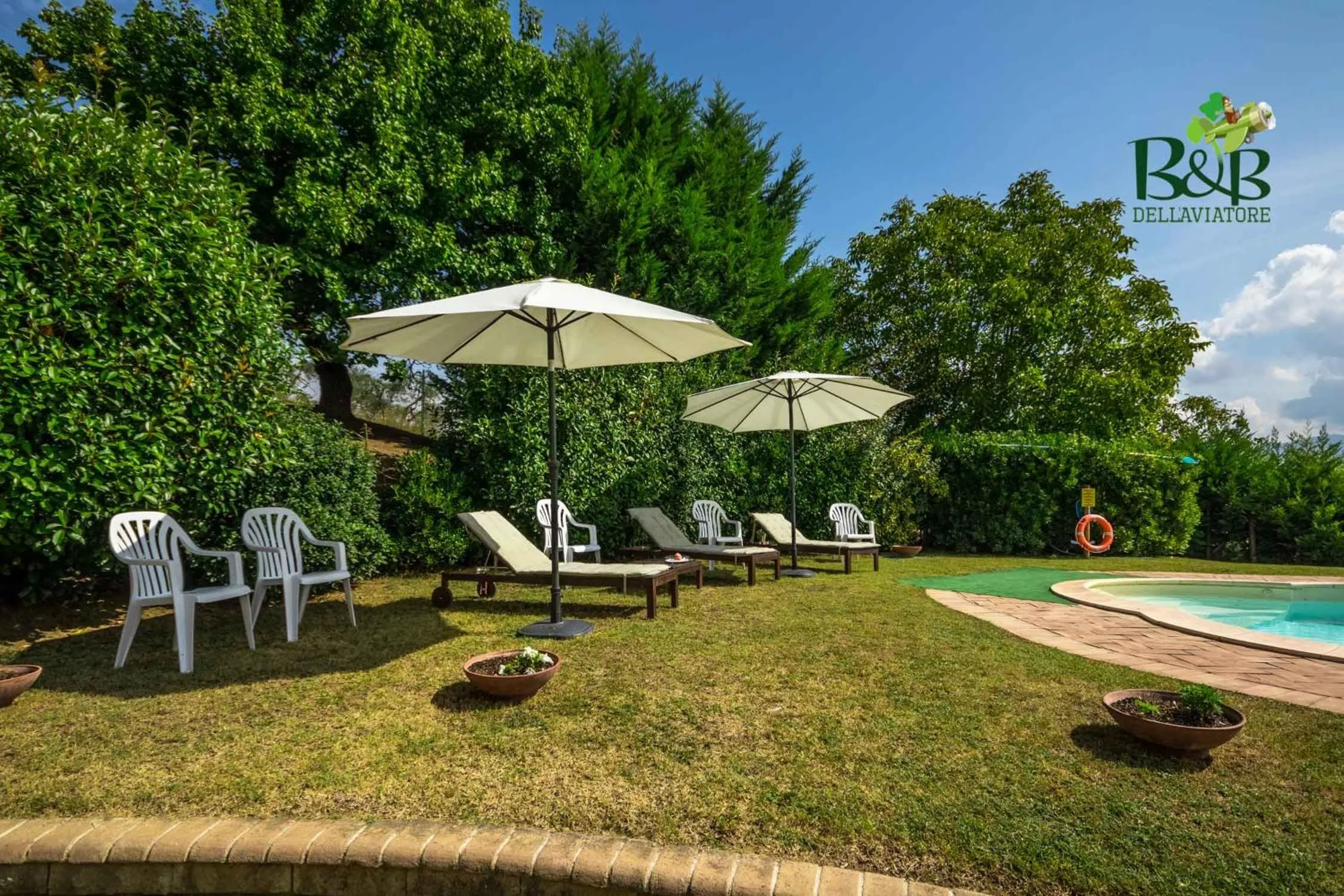 Pool view in B&B dell'Aviatore