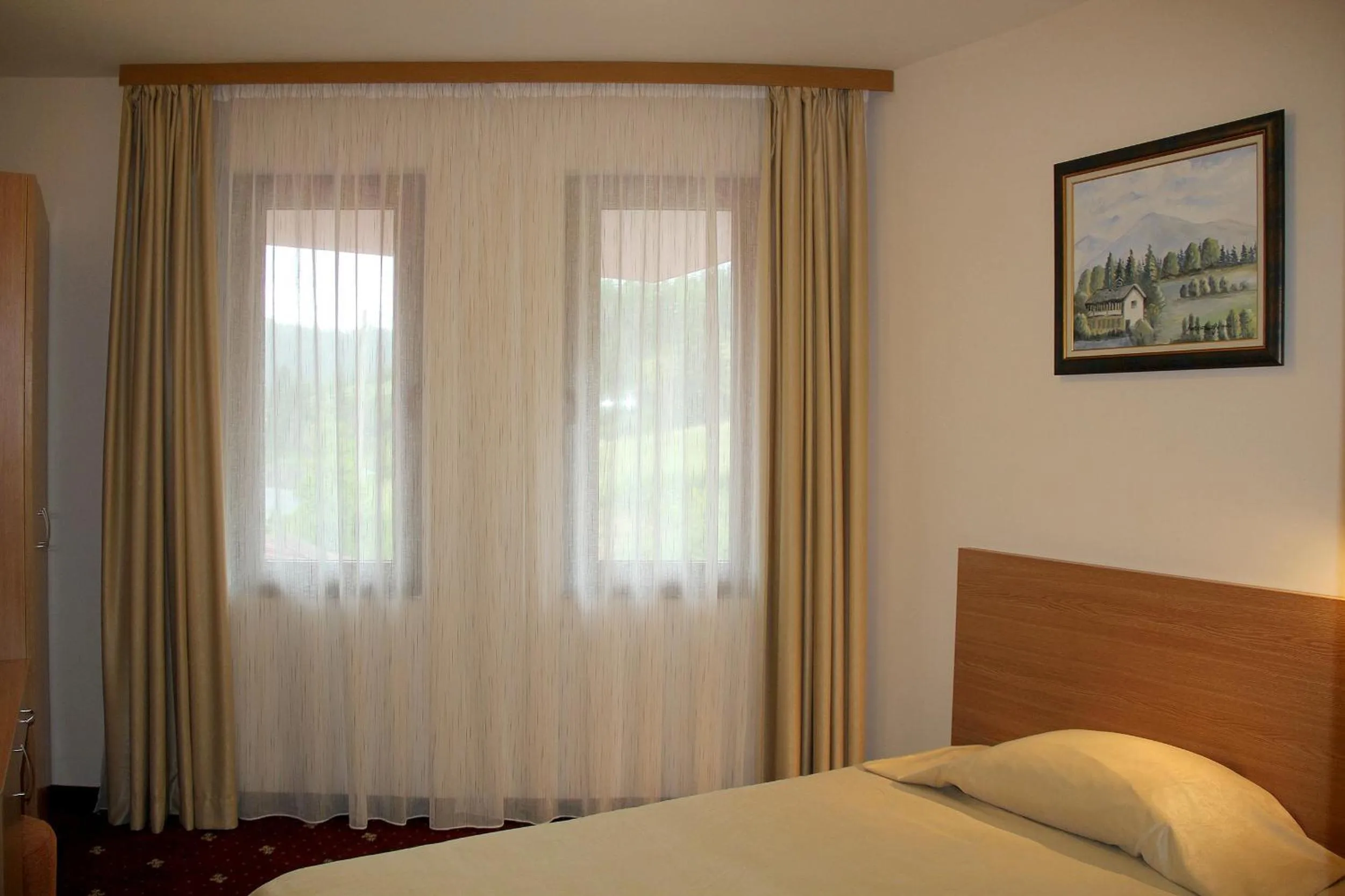 Photo of the whole room, Bed in Hotel Coop Rozhen