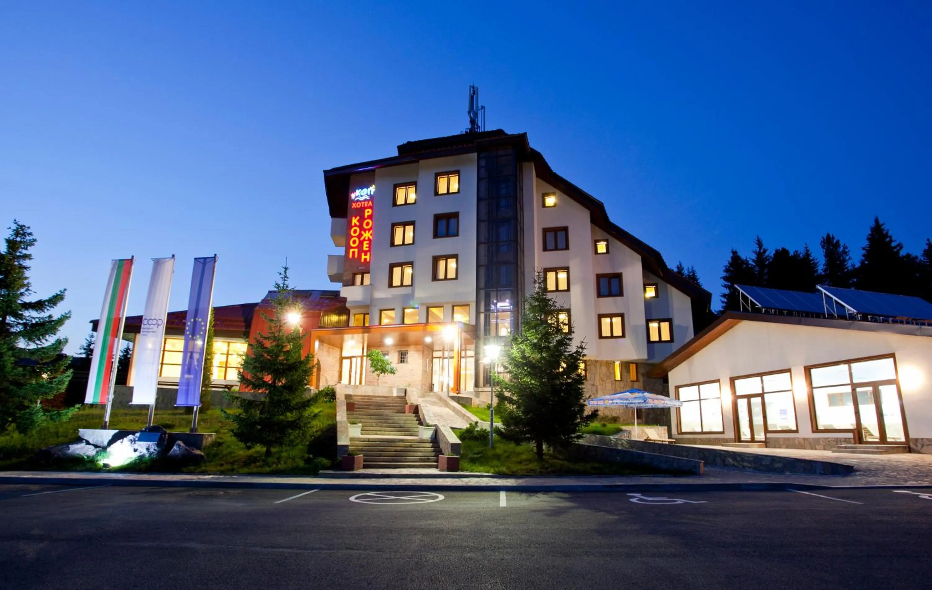 Property building in Hotel Coop Rozhen