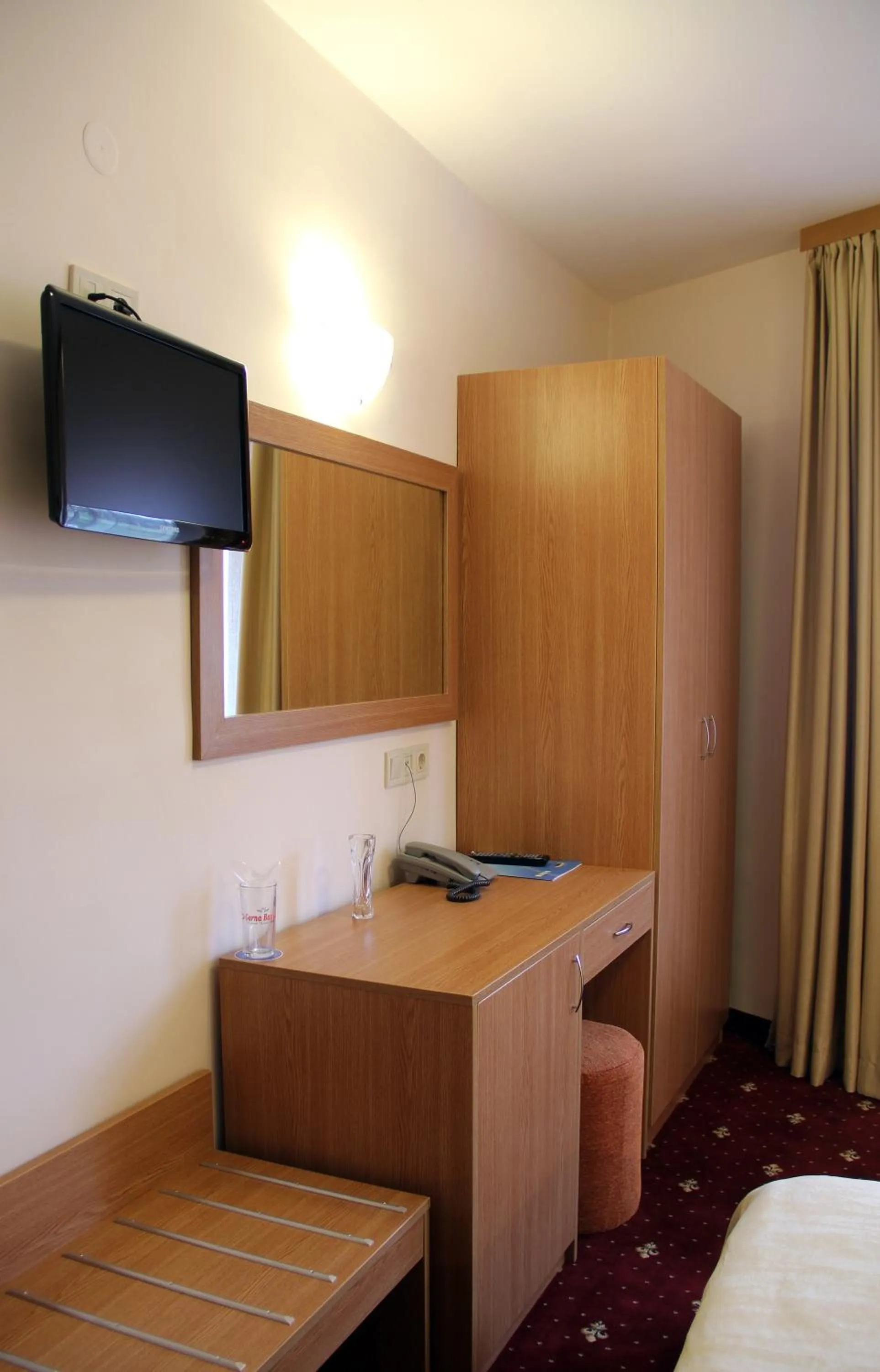 Photo of the whole room, Bed in Hotel Coop Rozhen