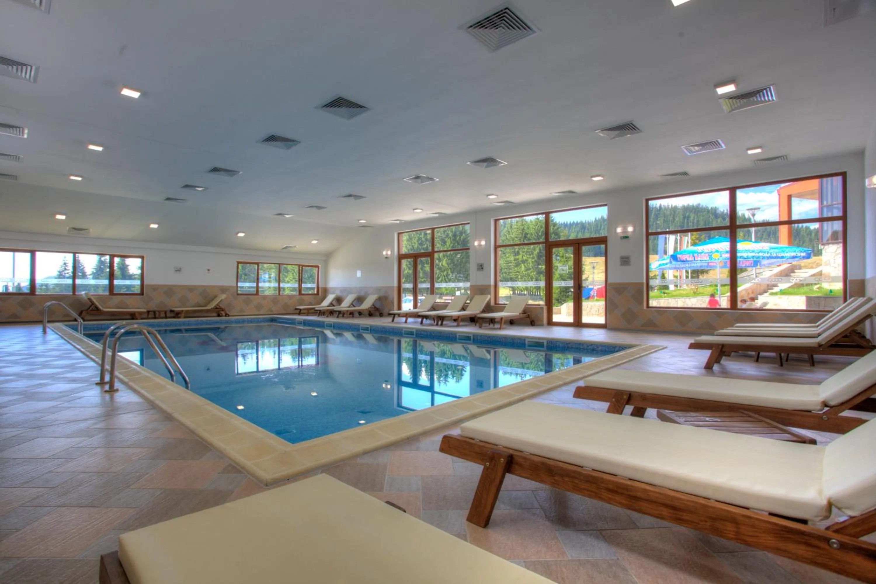 Swimming pool in Hotel Coop Rozhen