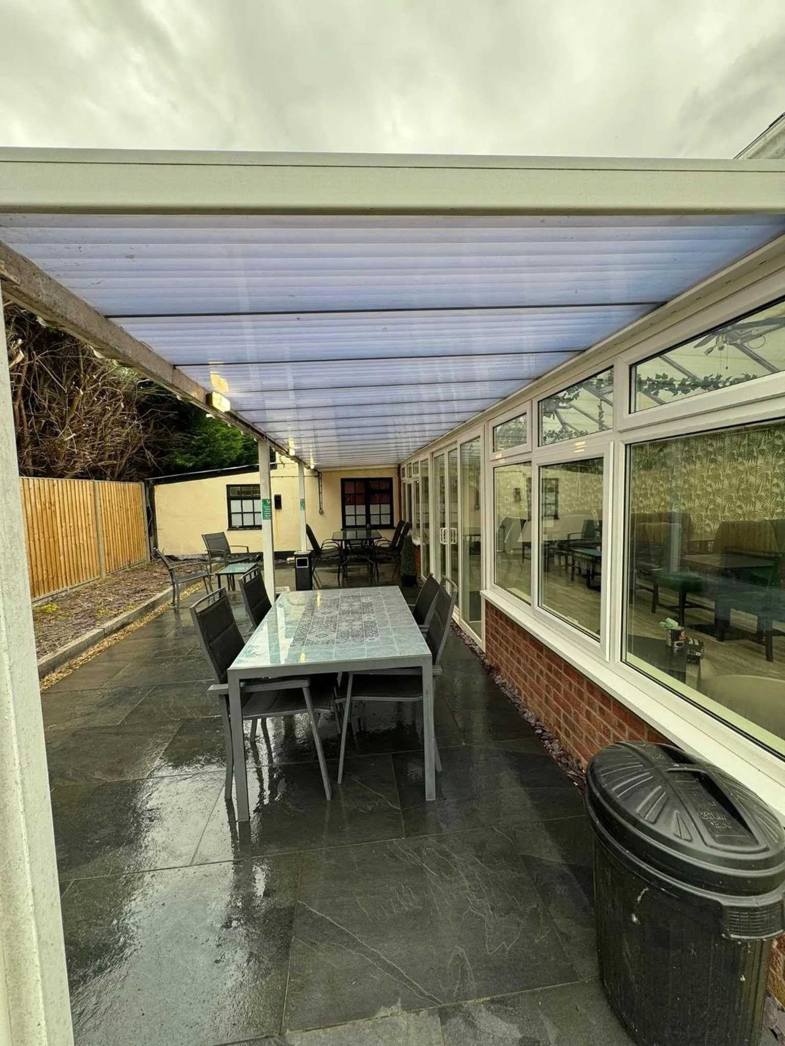 Patio in OYO Watton Vibe Hotel