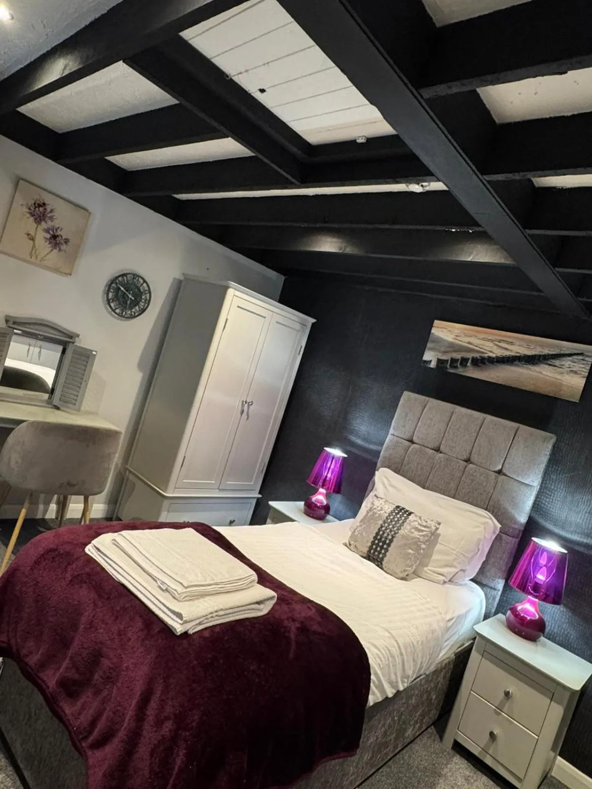 Bedroom, Bed in OYO Watton Vibe Hotel