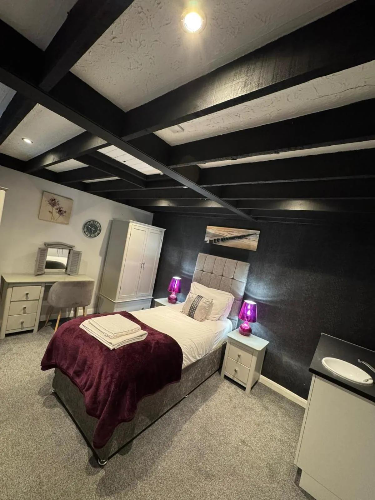 Bedroom, Bed in OYO Watton Vibe Hotel