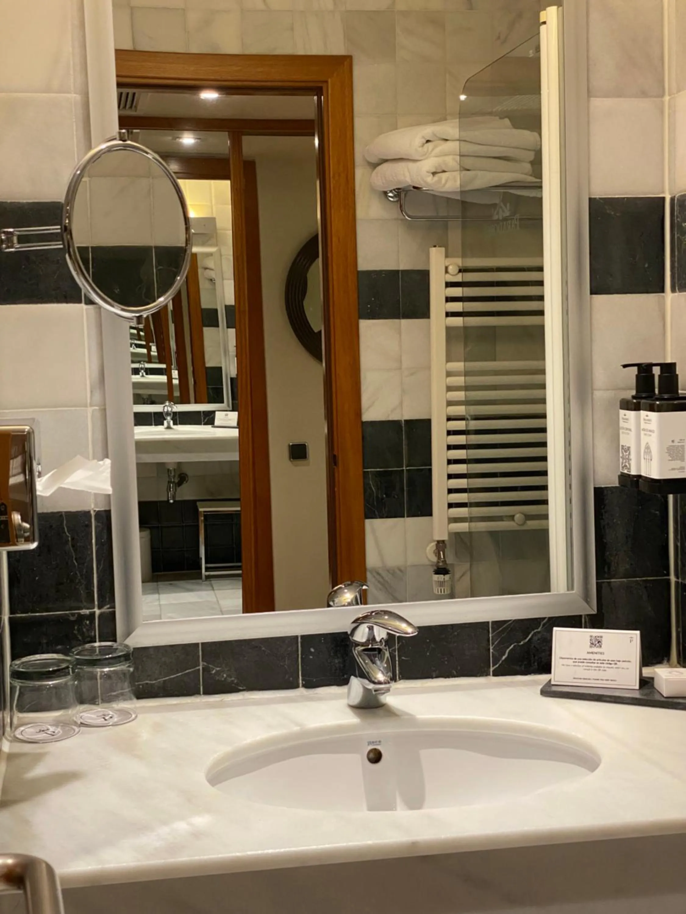 Bathroom in Parador De La Seu D'urgell