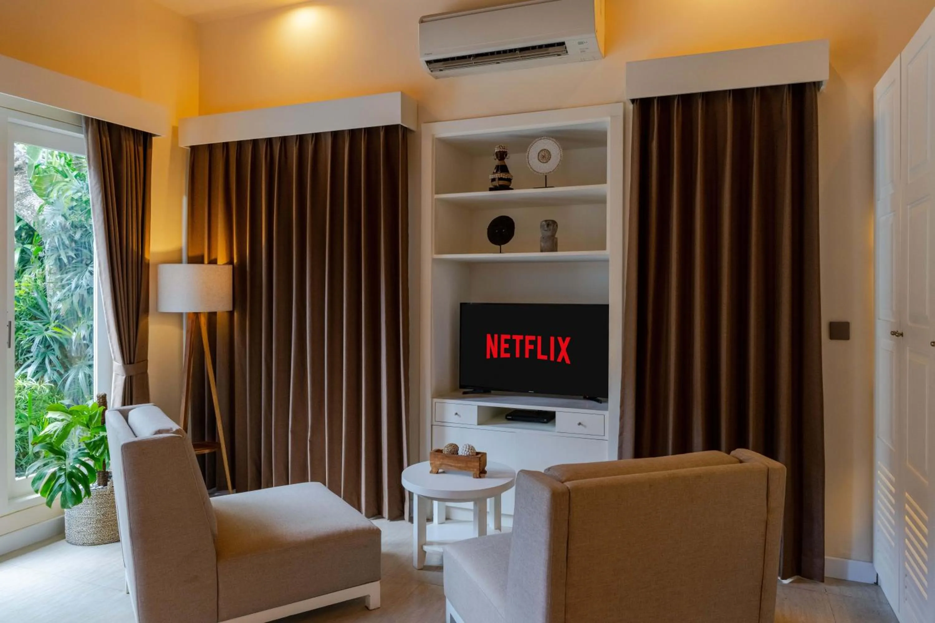 Bed in Boholuma Villas by Pertama Management