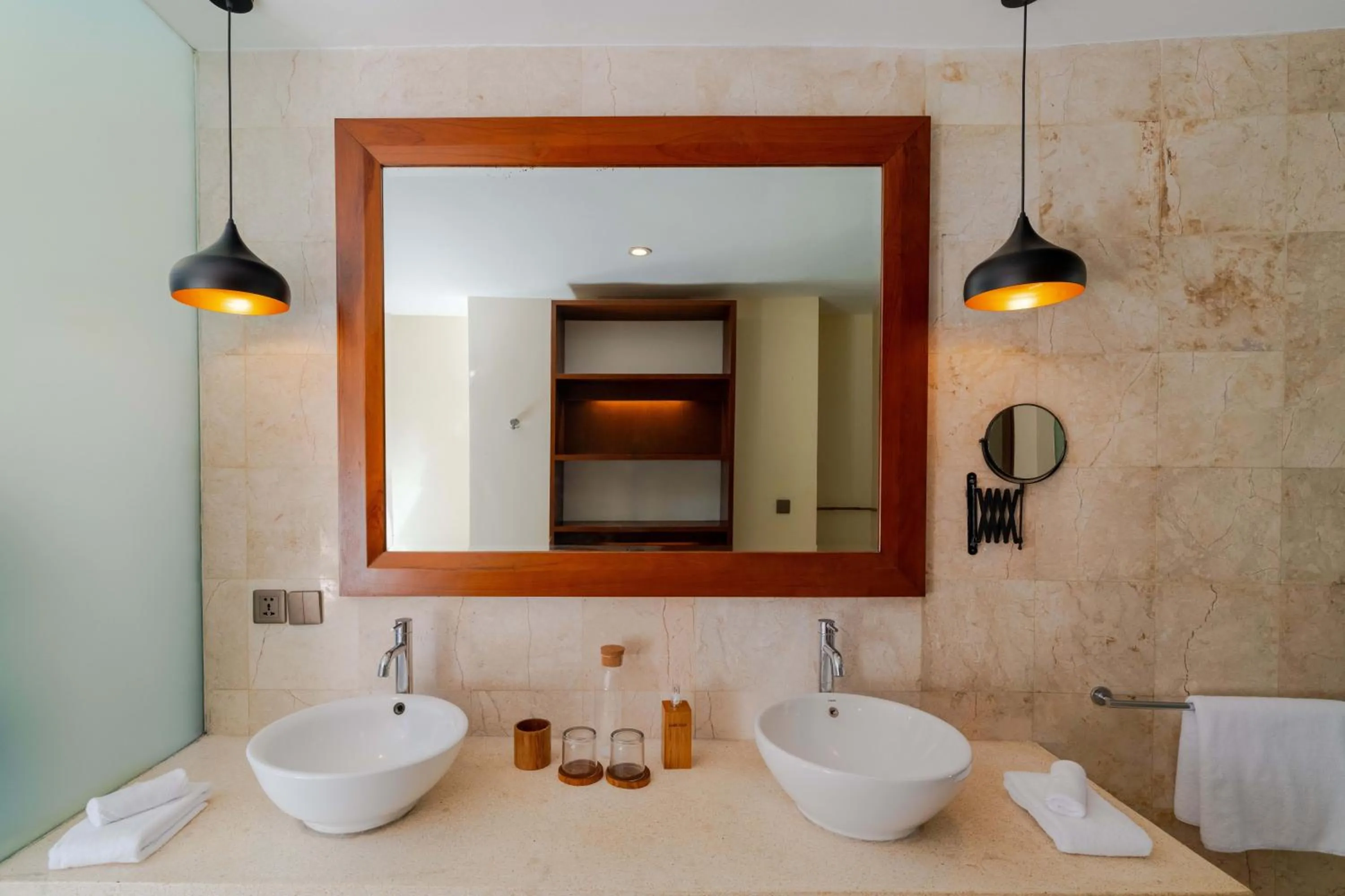 Bathroom in Boholuma Villas by Pertama Management