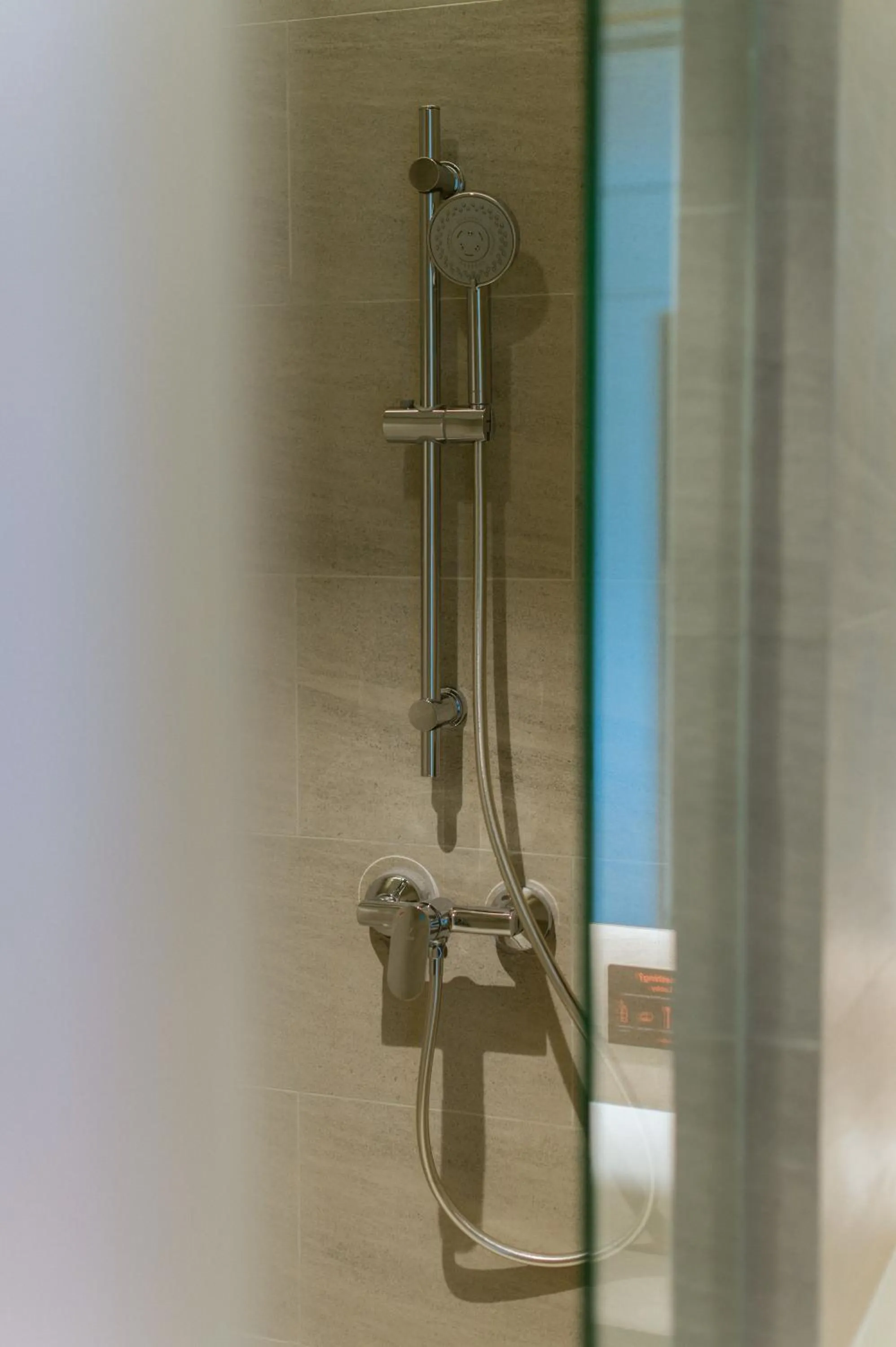 Shower in PAAK Hotel Suvarnabhumi