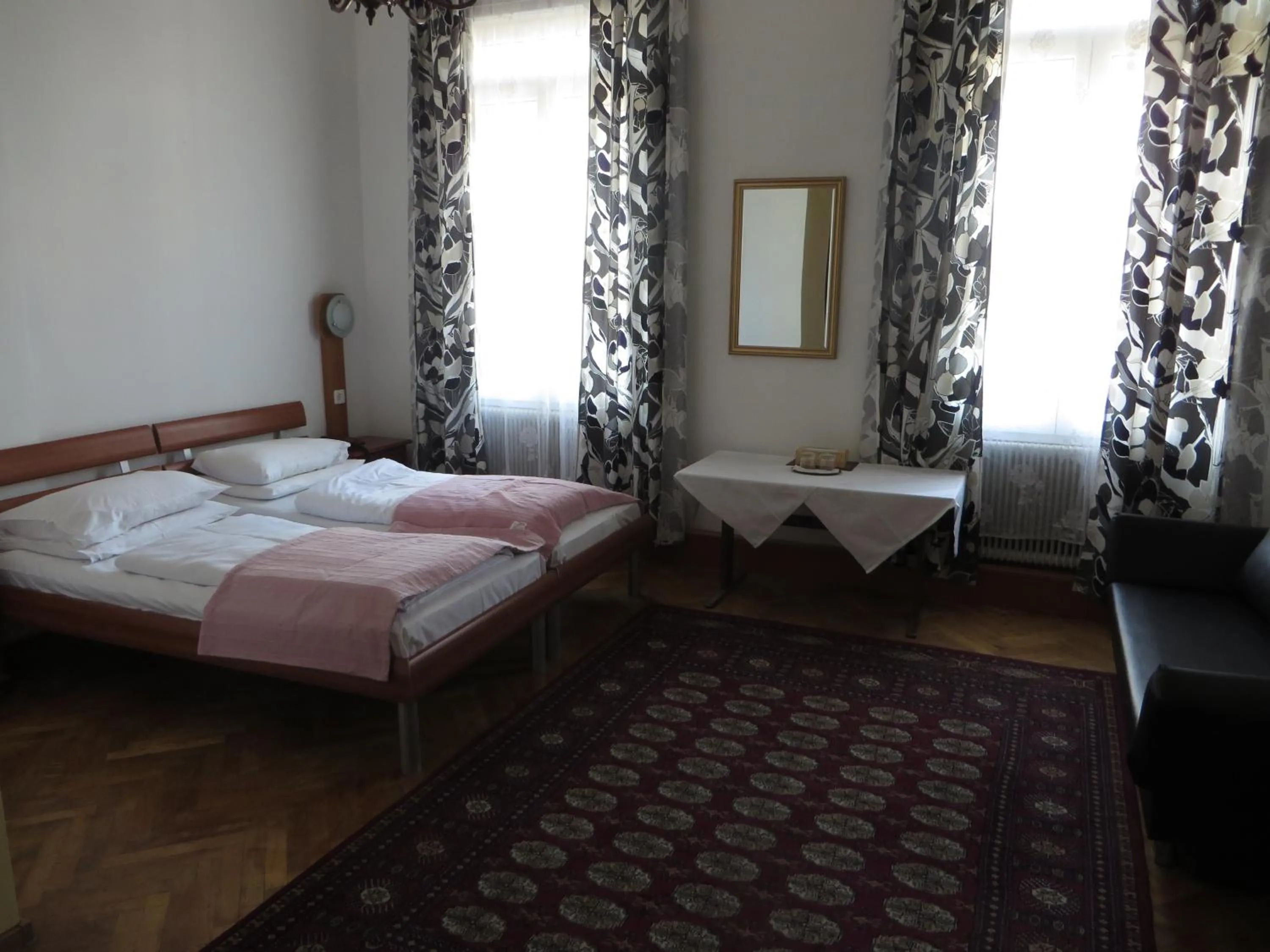 Day, Bed in Hotel Stadtpark