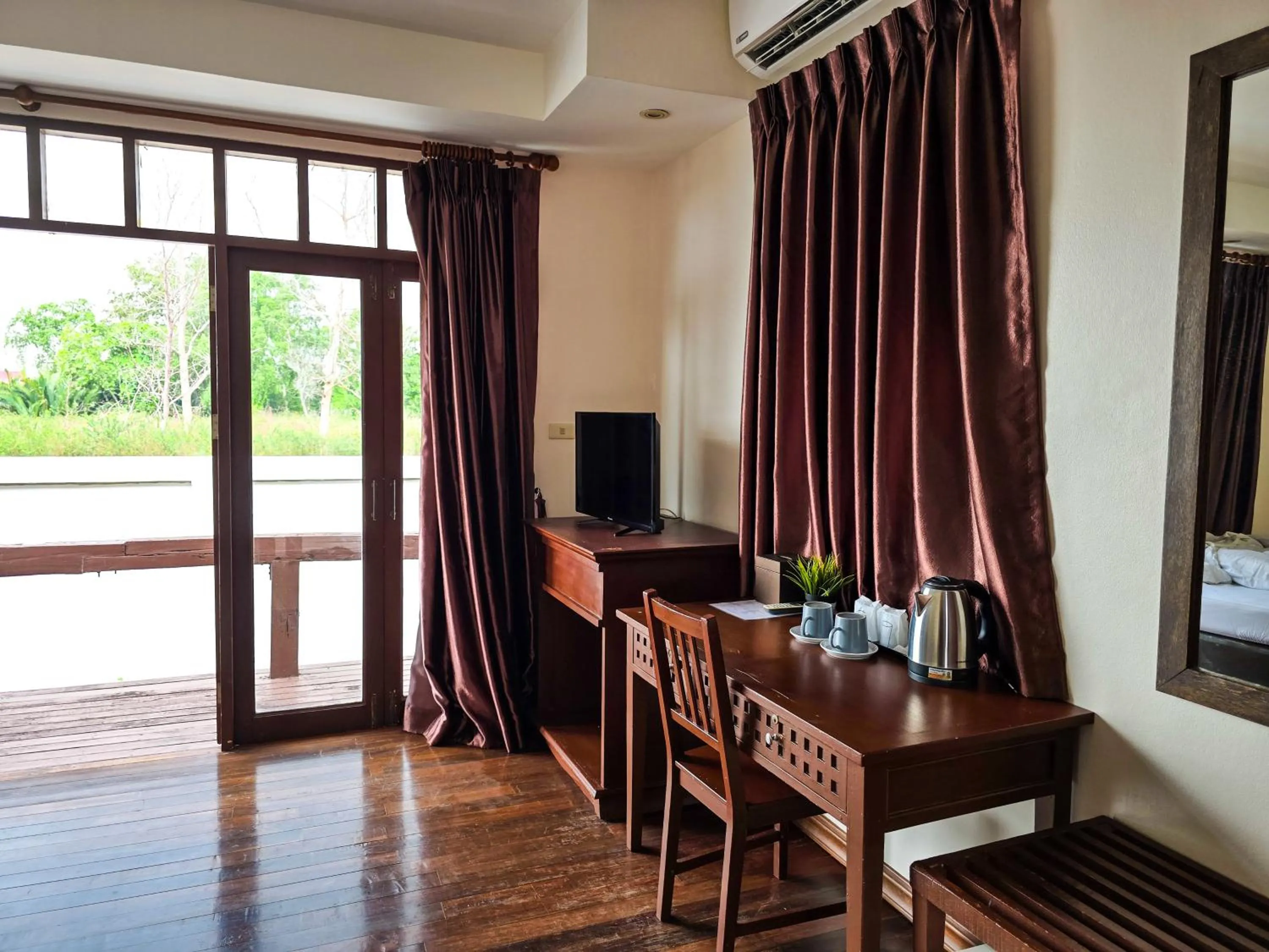 TV and multimedia in Baan Tai Had Resort