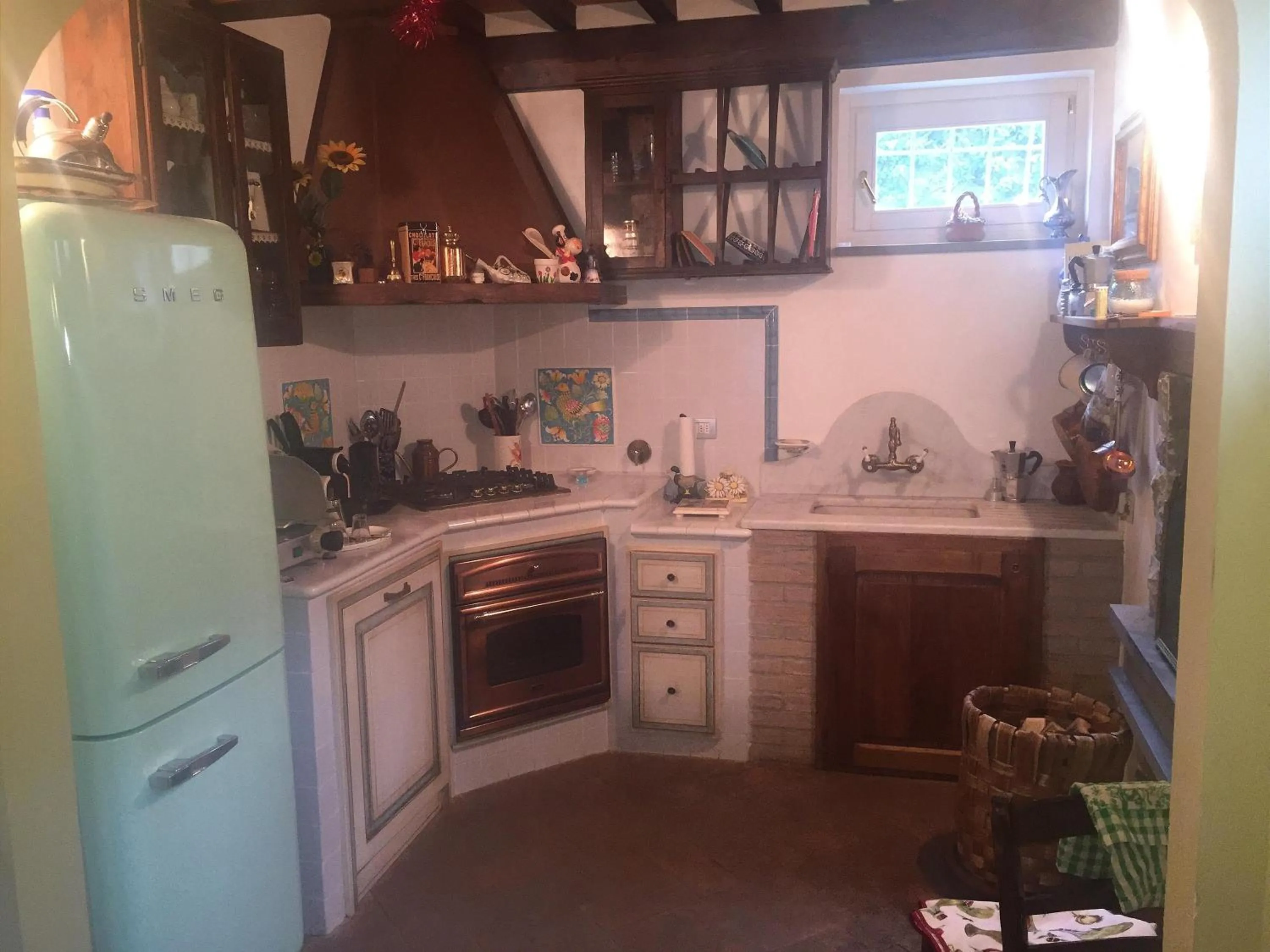 Communal kitchen in B&B Pino del Capitano