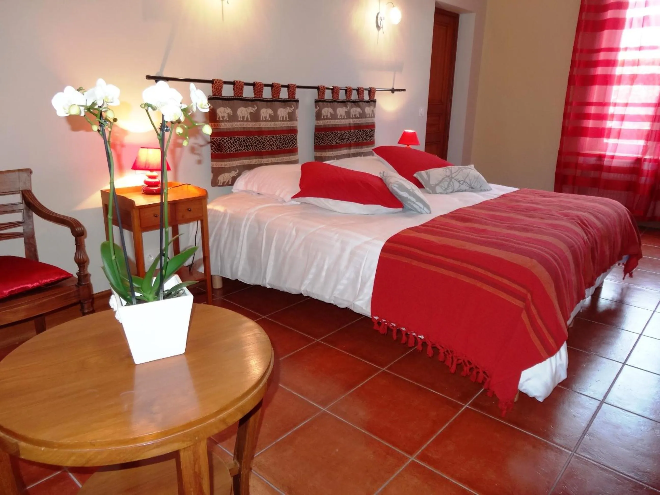 Bedroom, Bed in Jardin de Canaan