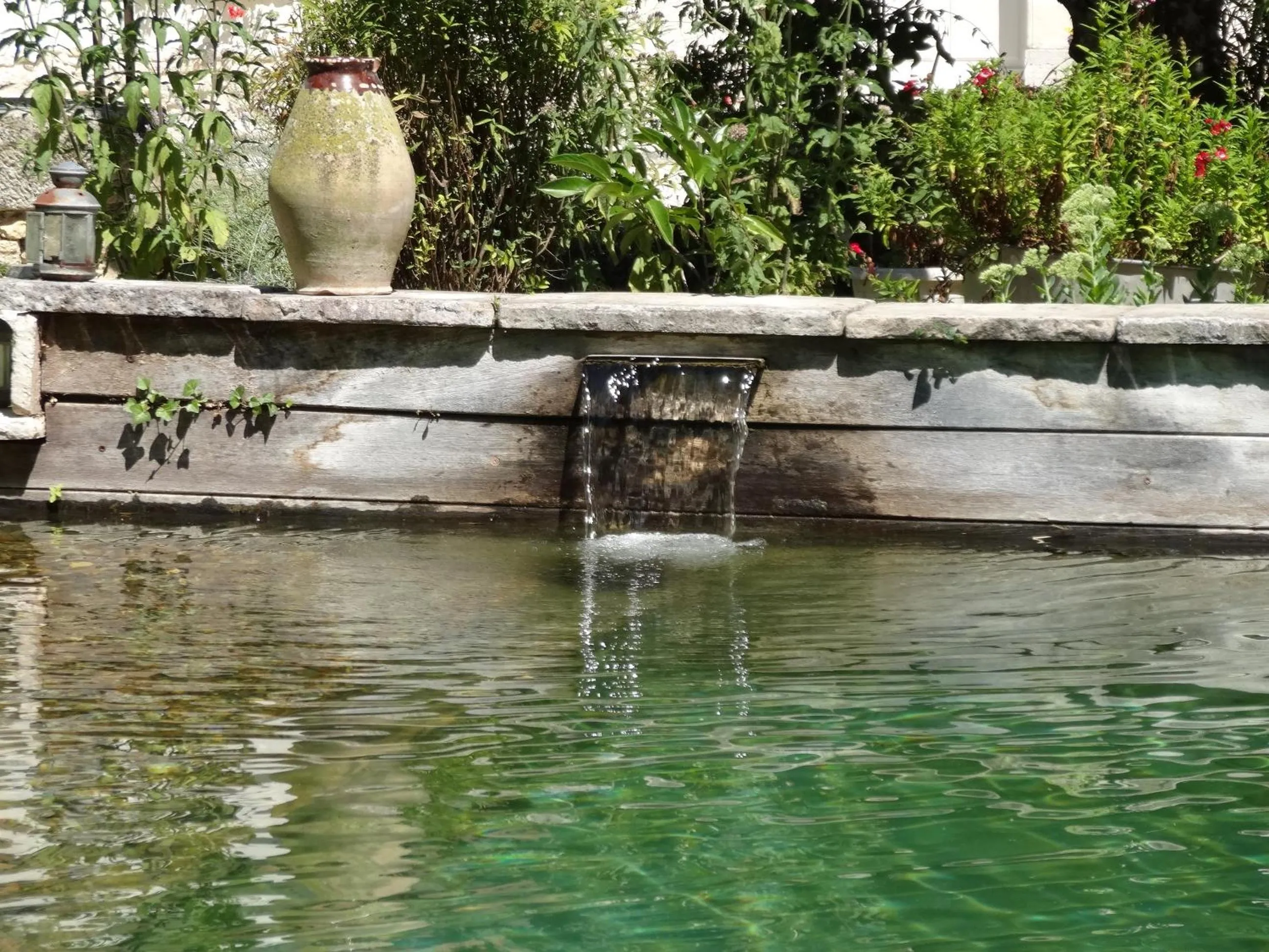 Swimming pool in Jardin de Canaan