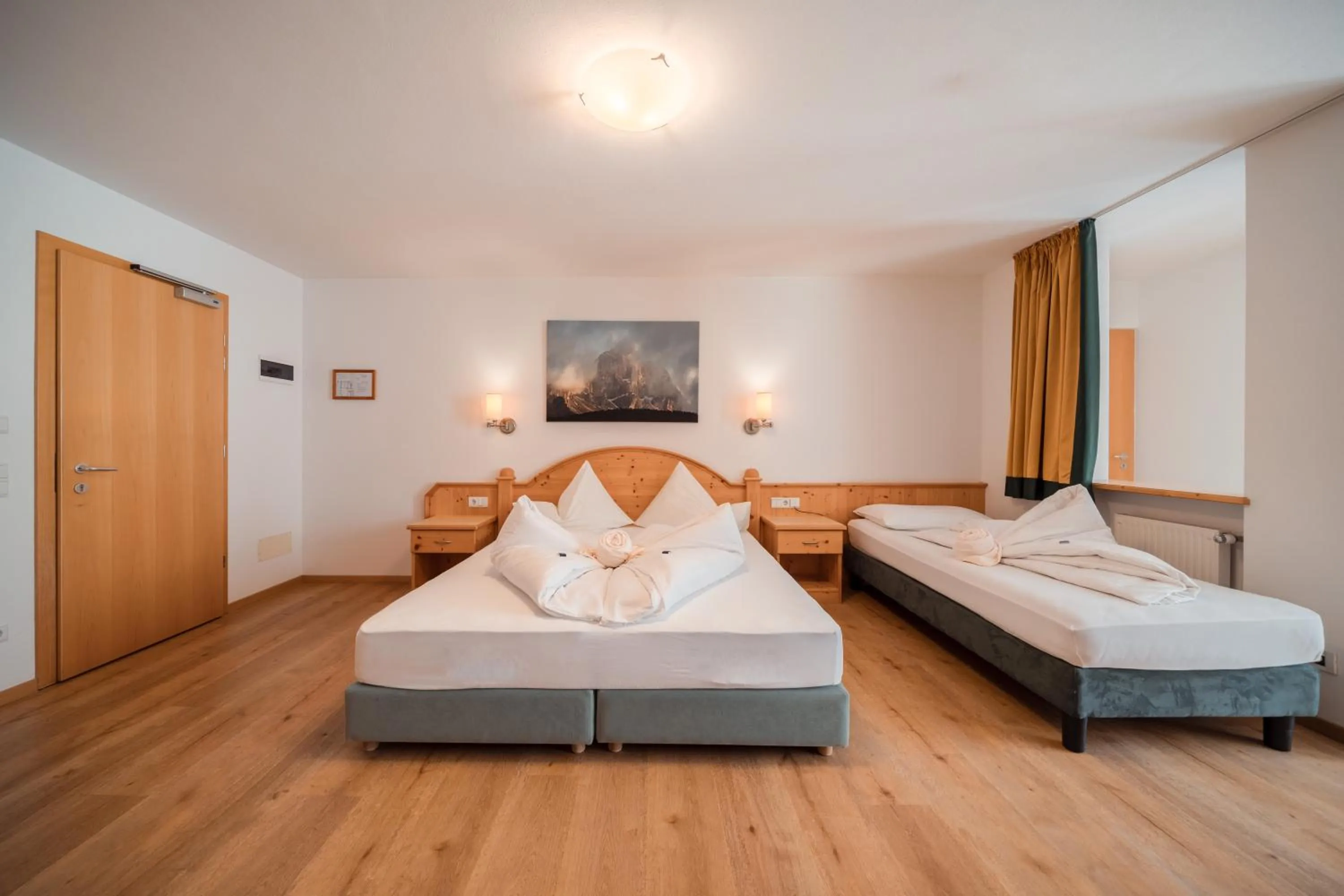 Photo of the whole room, Bed in Hotel Pütia