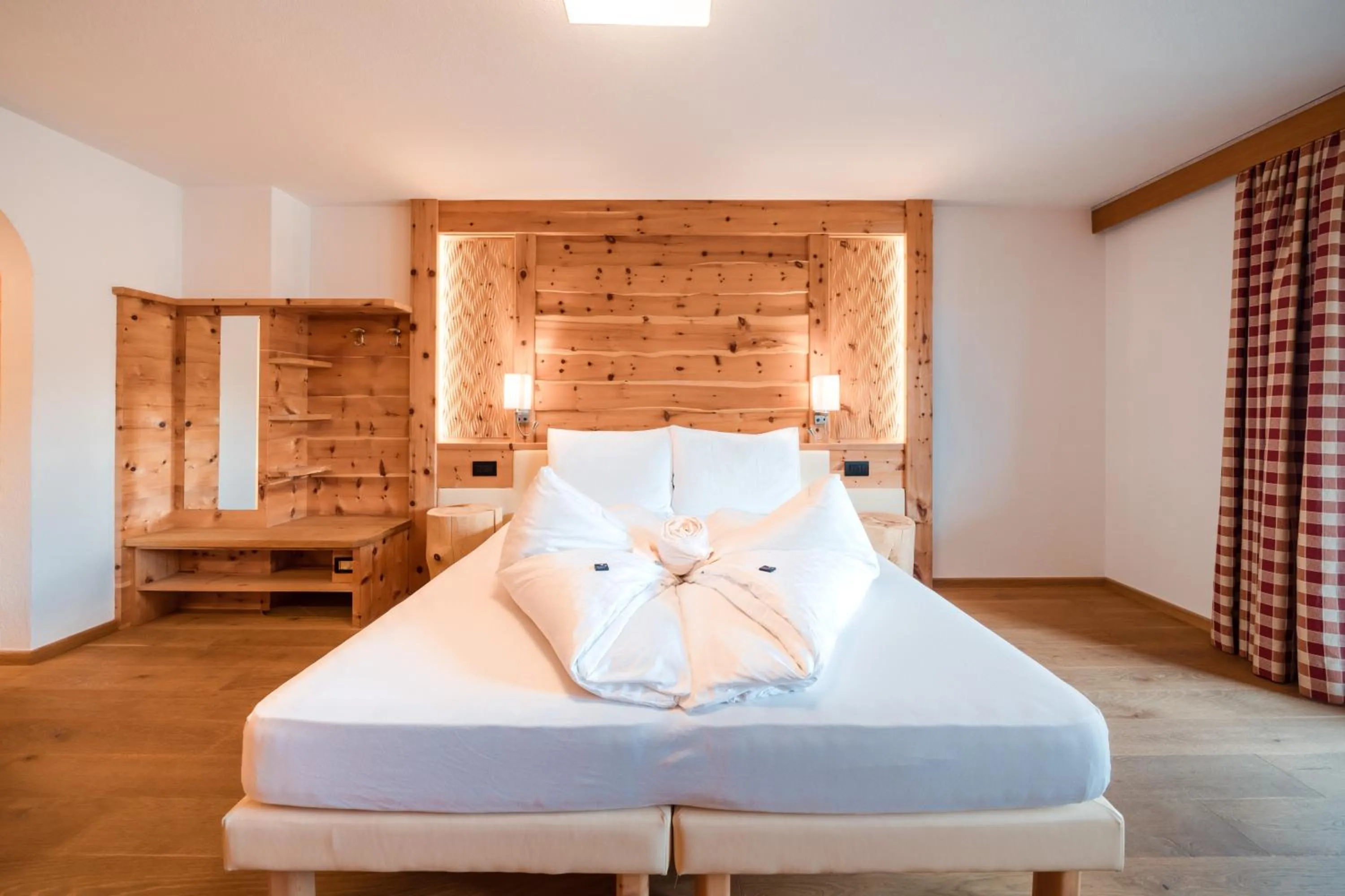 Property building, Bed in Hotel Pütia