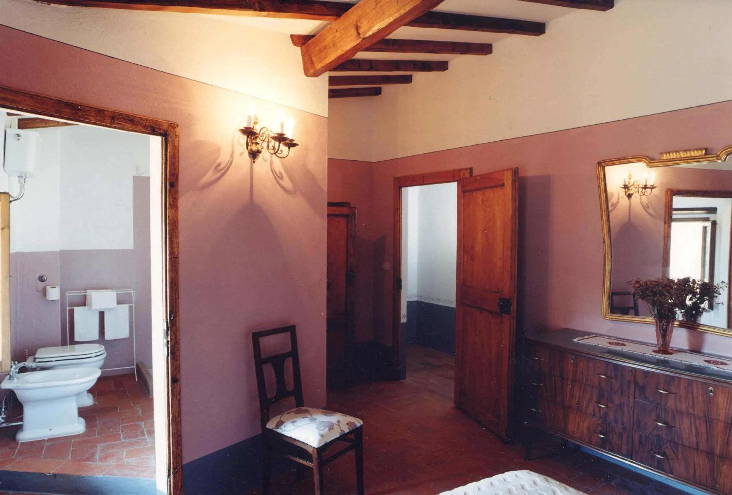 Photo of the whole room in antica casa "le rondini"