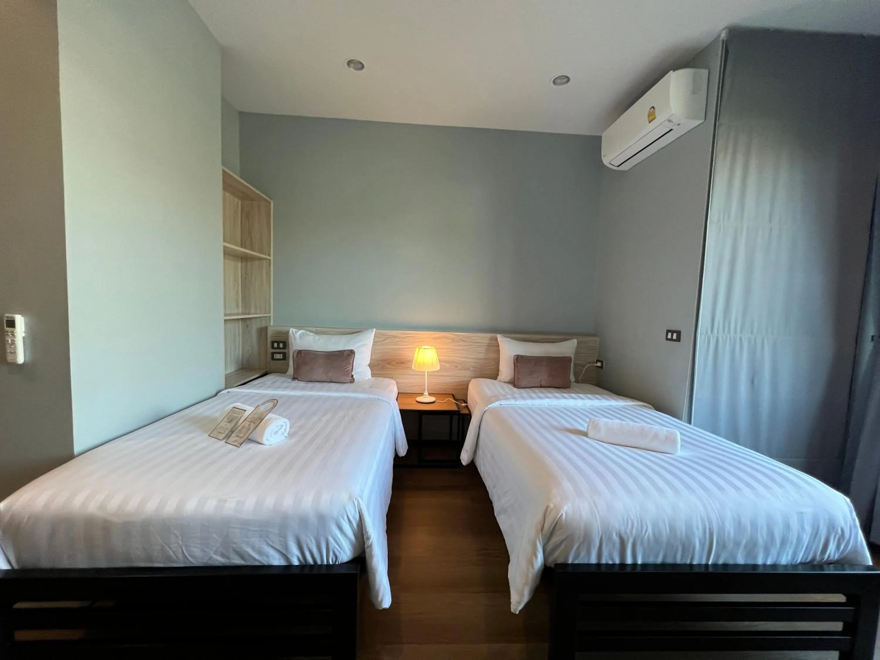 Bed in Prem Mansion U Thong