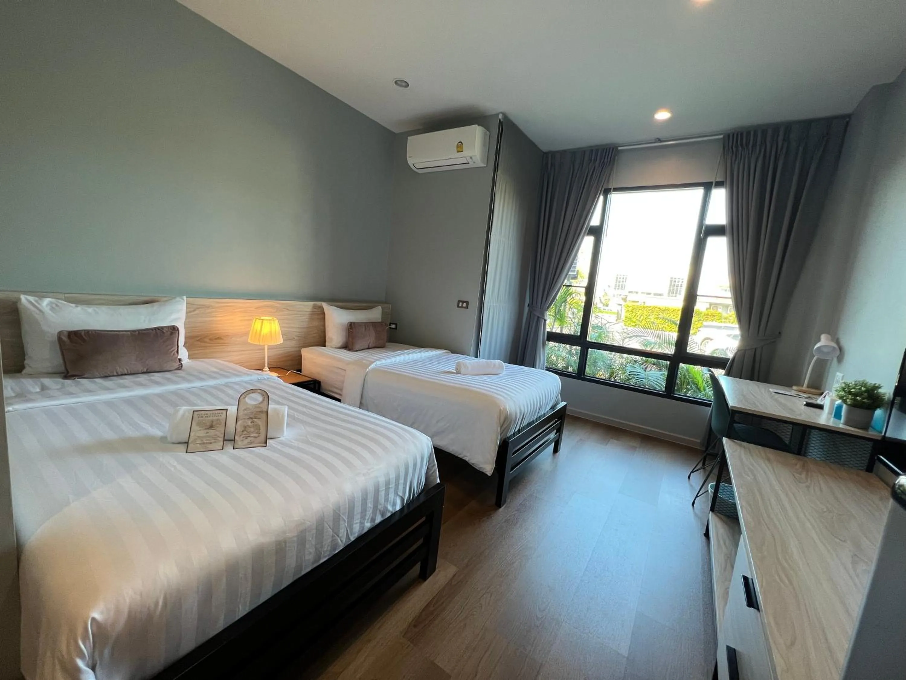 Bed in Prem Mansion U Thong