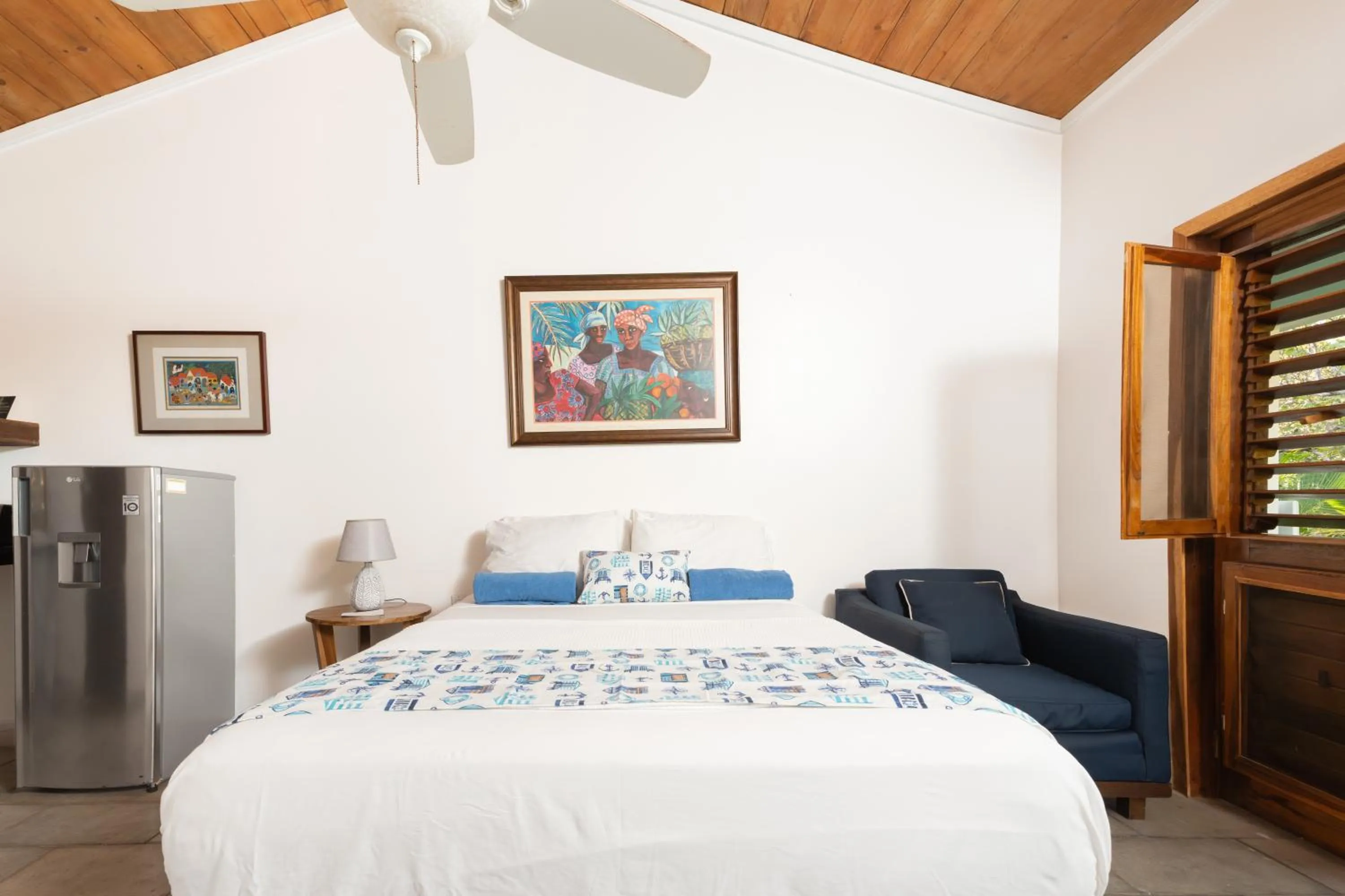 Bed in Camp Bay Lodge