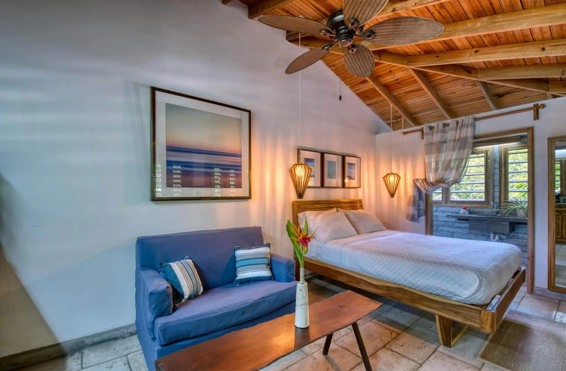 Bed in Camp Bay Lodge