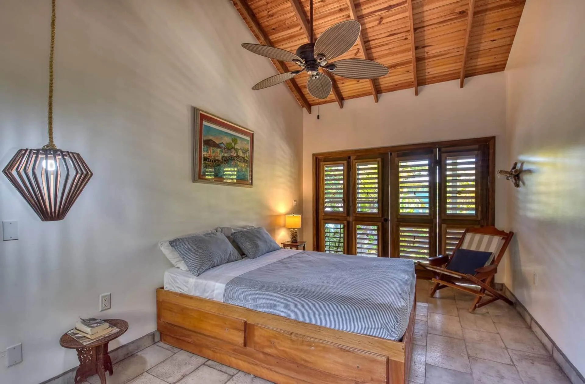 Bed in Camp Bay Lodge