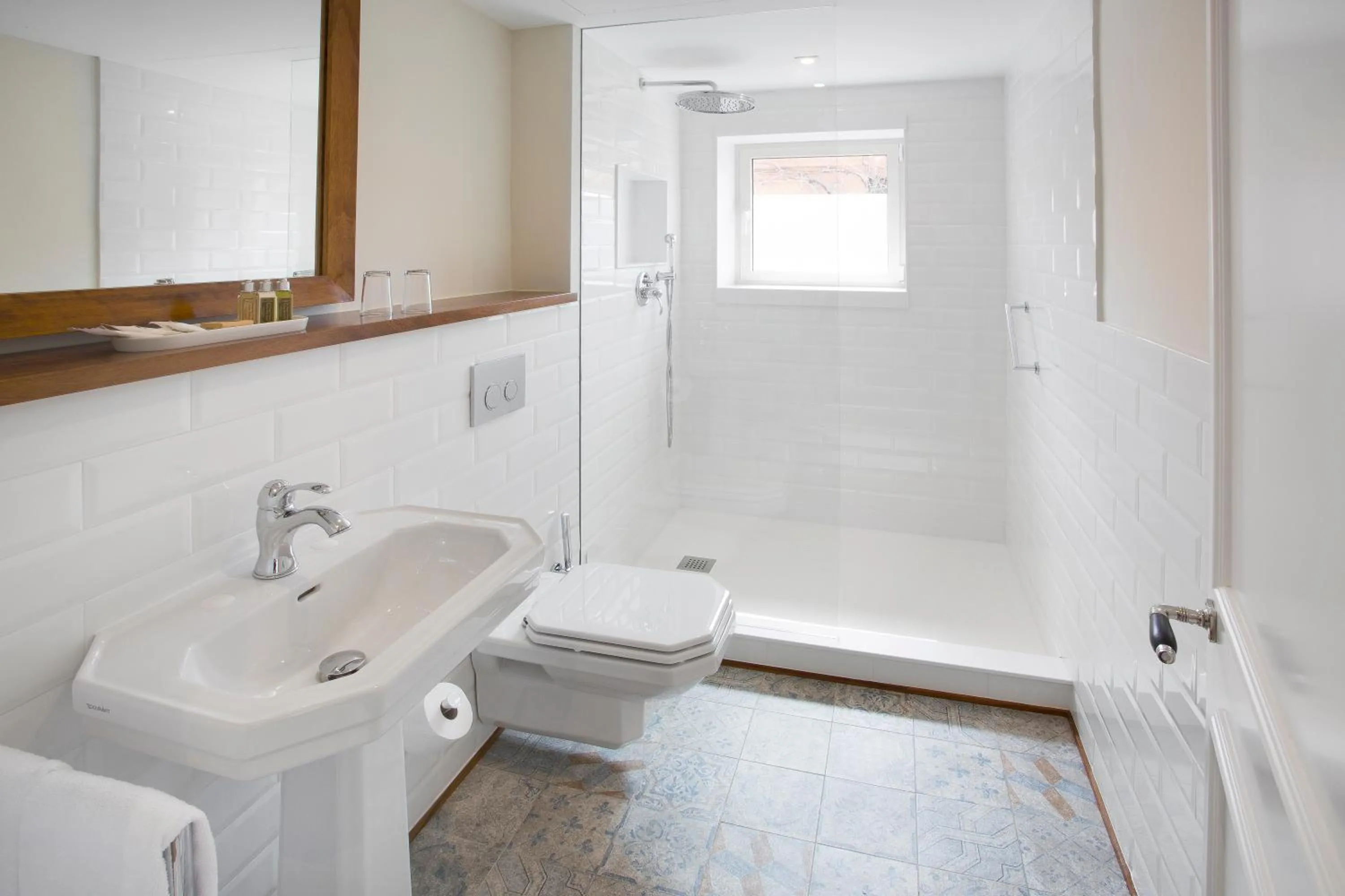 Shower in Hotel Aigua Blava