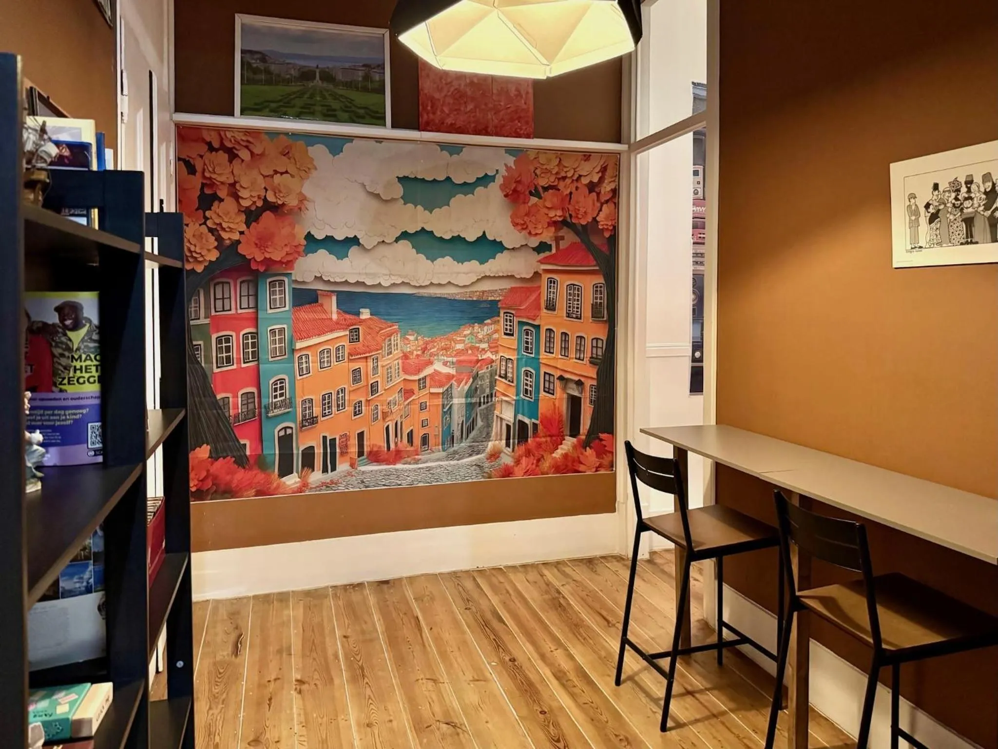 Communal lounge/ TV room in Ambiente Hostel