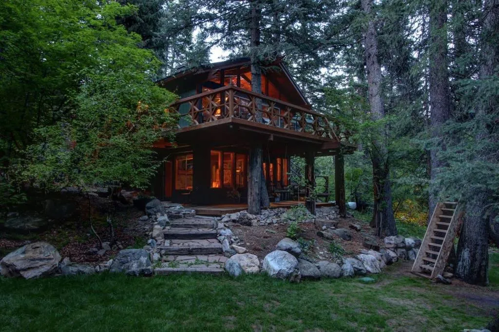 Property building in Treehouse On The Stream Sundance, Utah