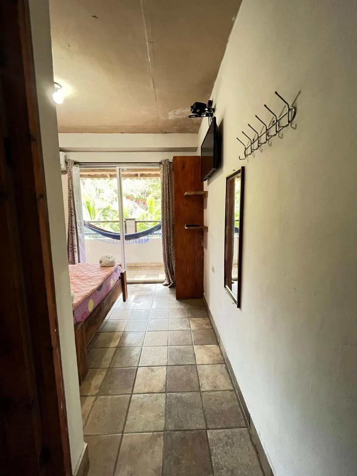 wardrobe, Bed in Hotel y Restaurante Mama Ines