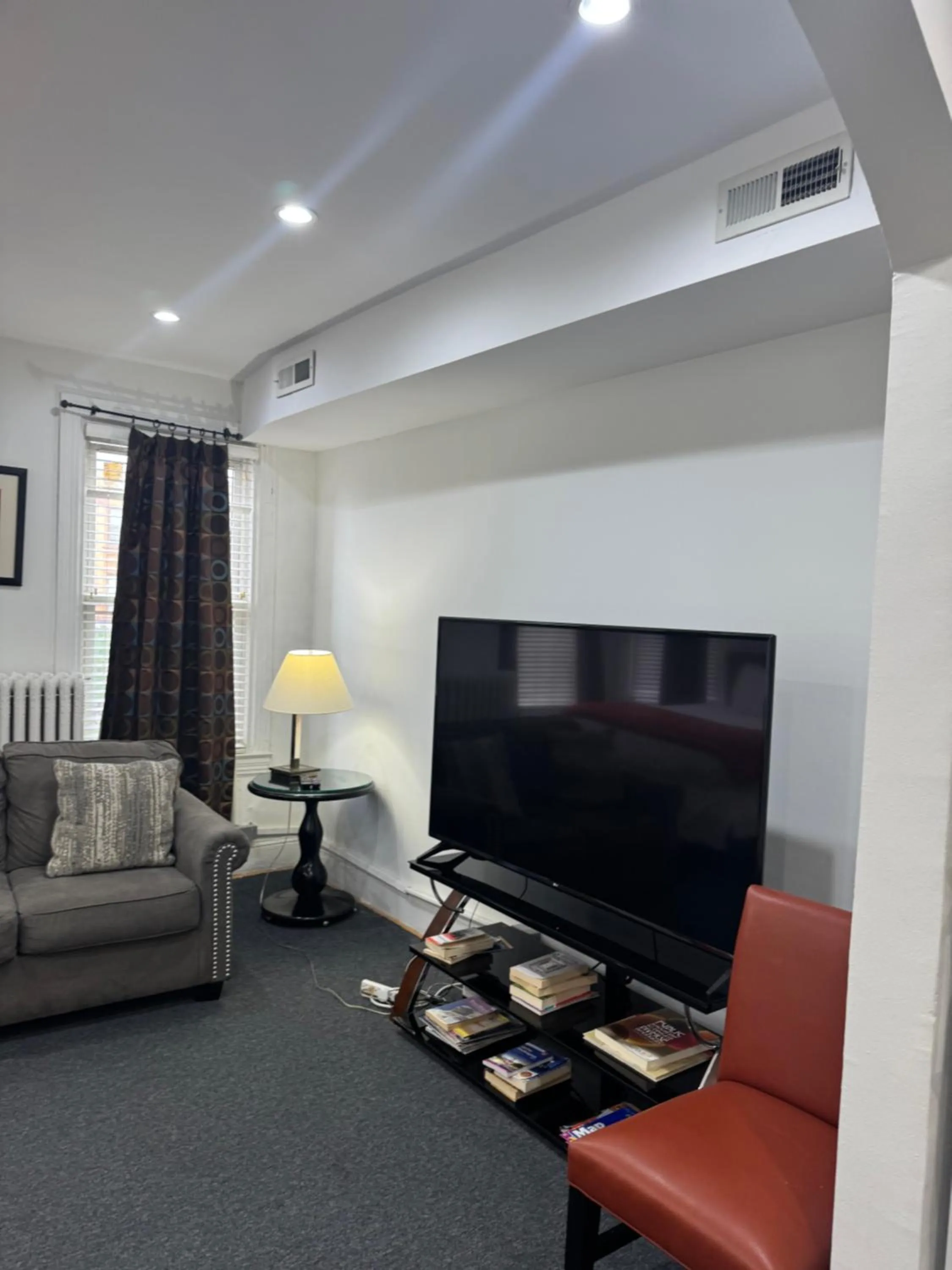 Living room in Gorgeous Refurbished 1Bdrm and 1Den Home