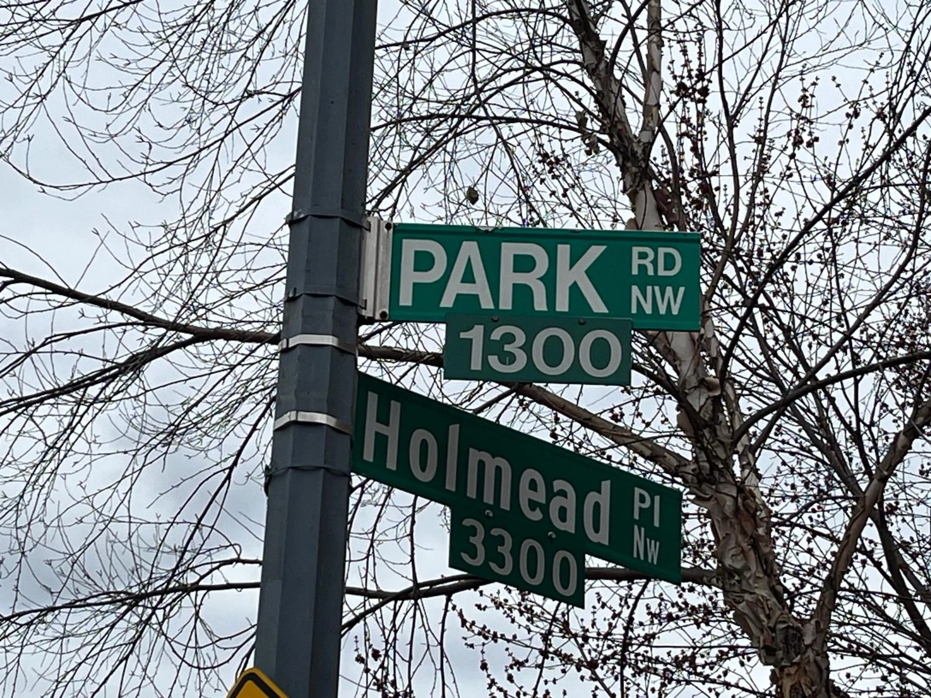 Property logo or sign in Gorgeous Refurbished 1Bdrm and 1Den Home